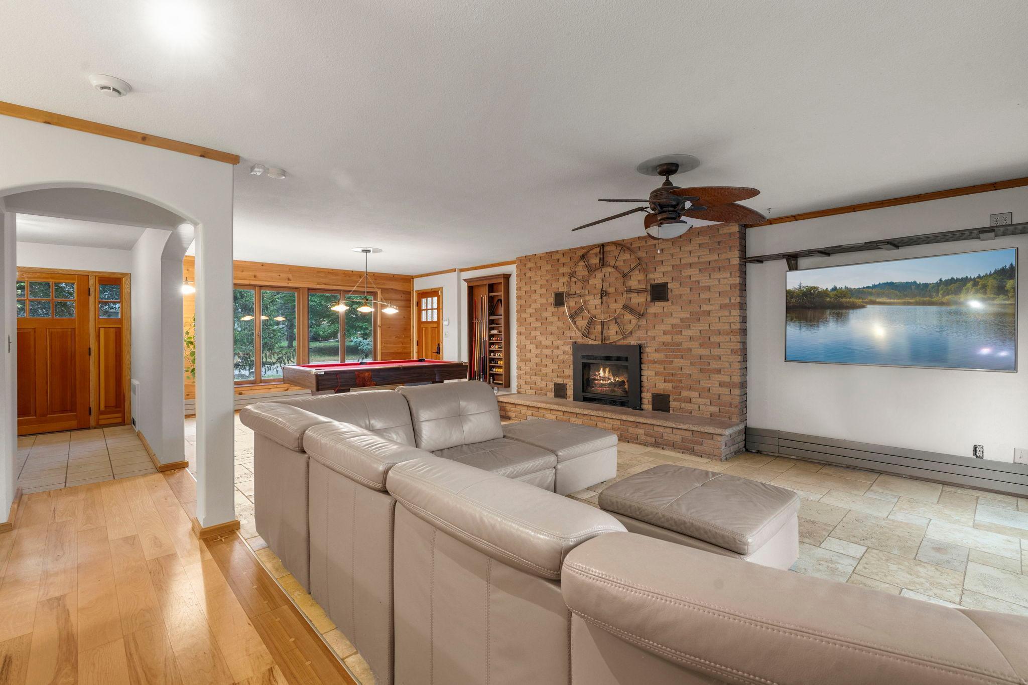 3396 Glen Oaks Avenue