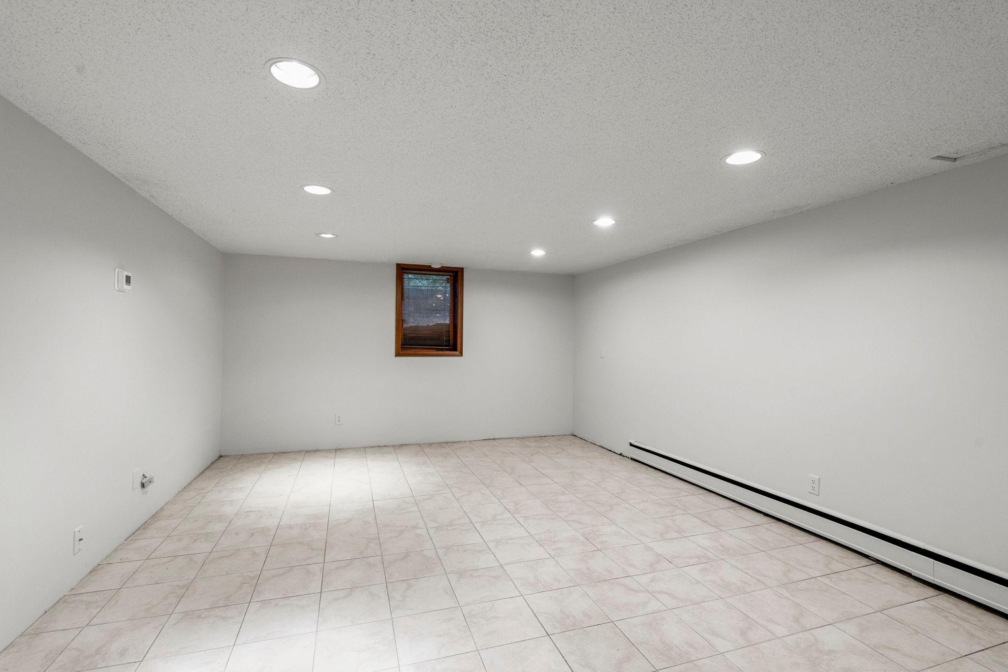 3396 Glen Oaks Avenue