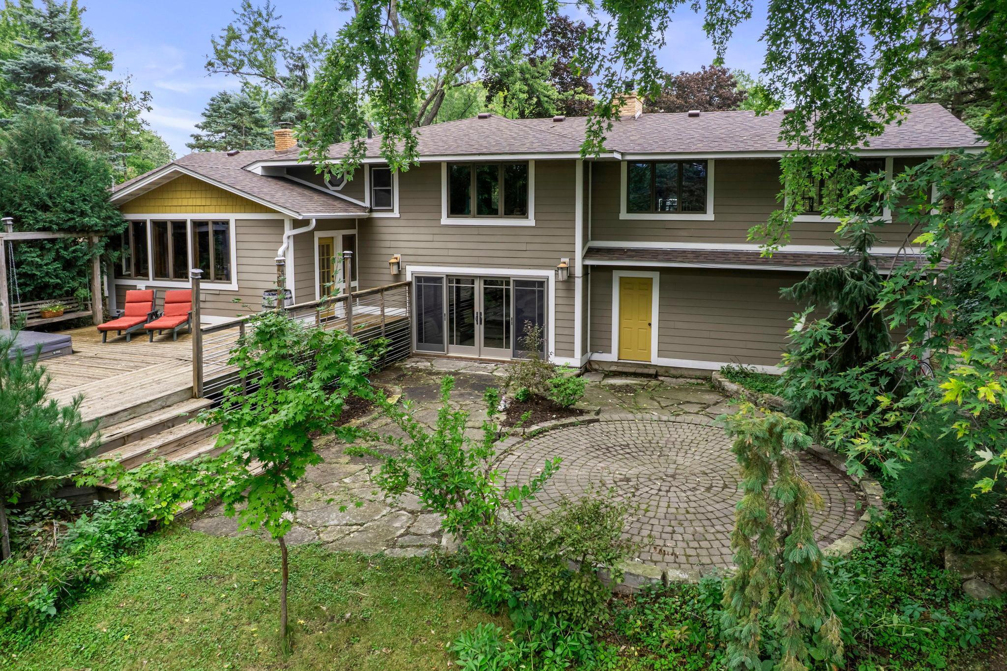 3396 Glen Oaks Avenue