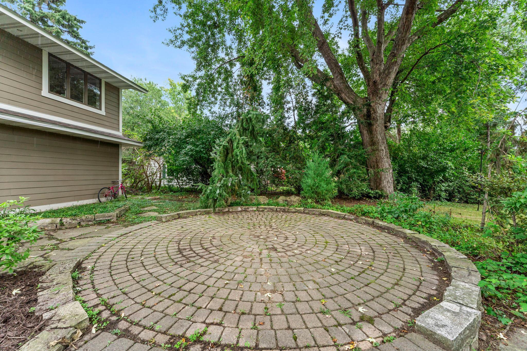 3396 Glen Oaks Avenue