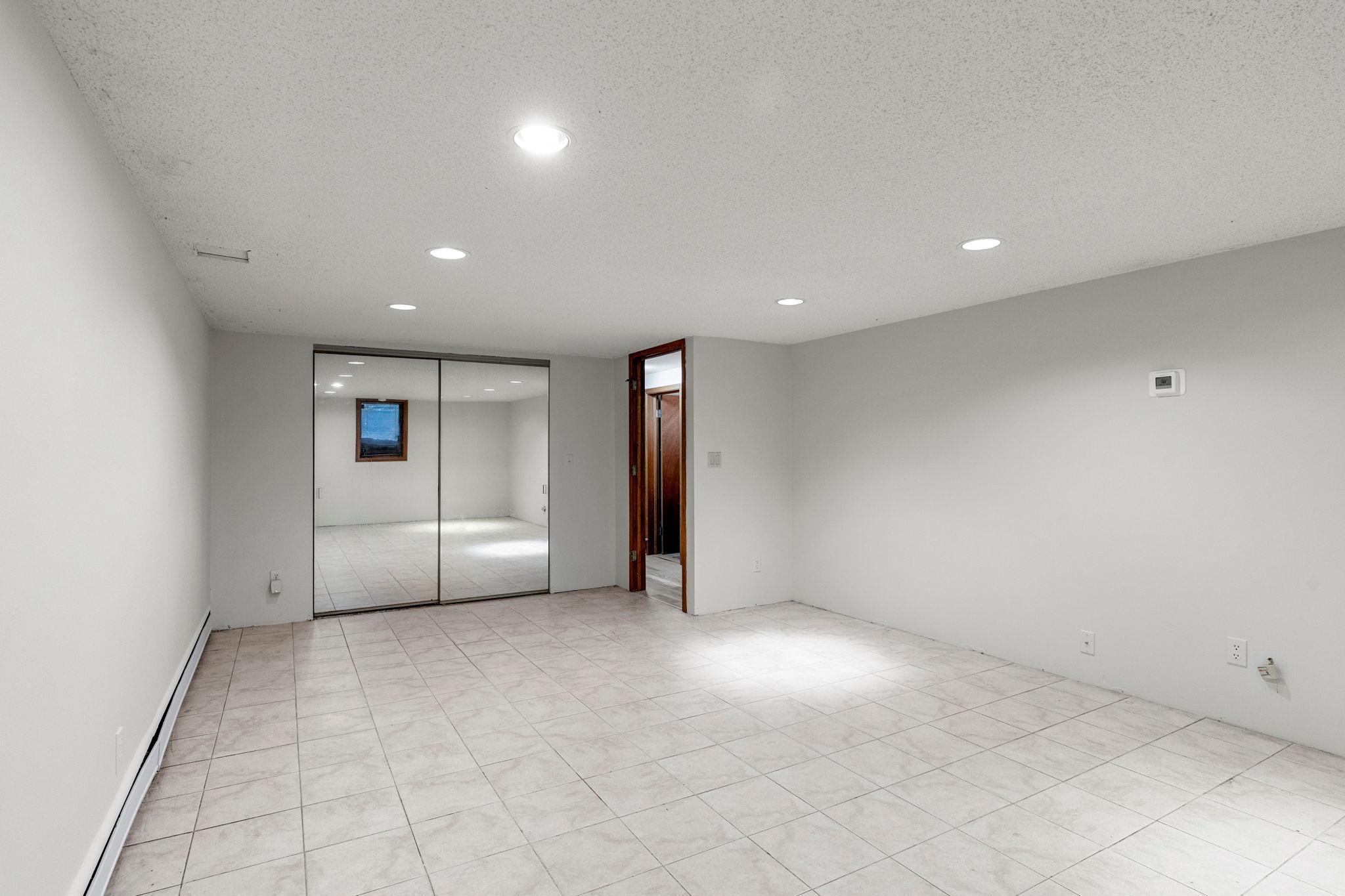 3396 Glen Oaks Avenue