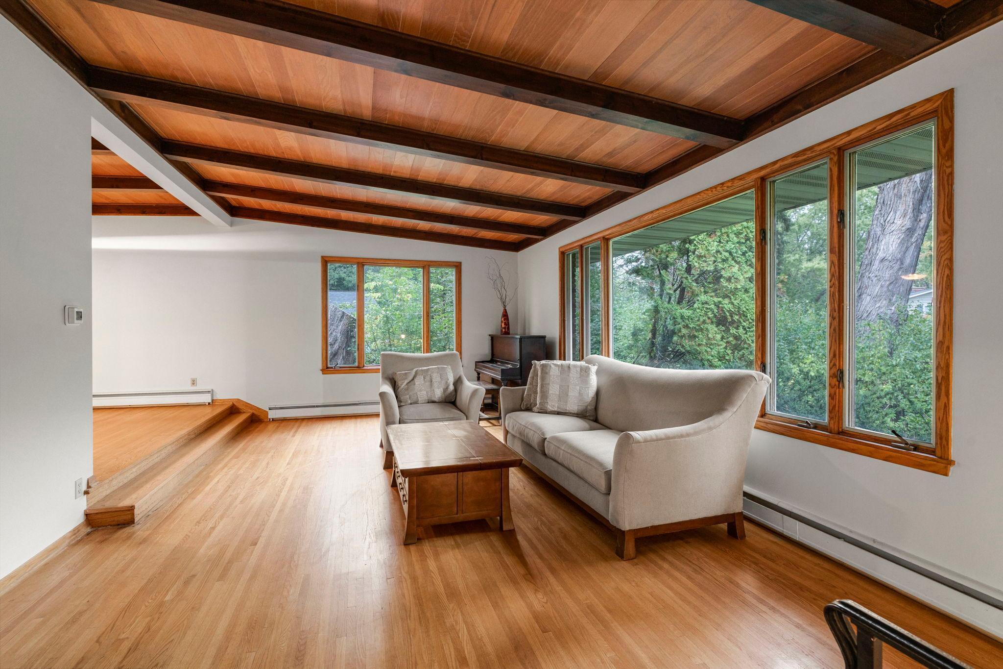 3396 Glen Oaks Avenue