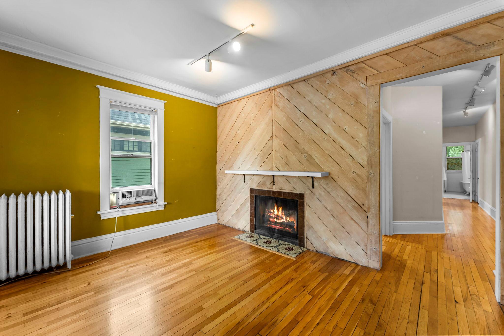 102 Western Avenue N Unit: 4