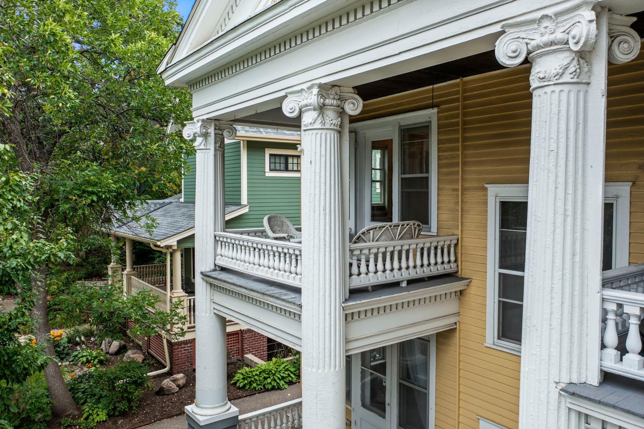 102 Western Avenue N Unit: 4