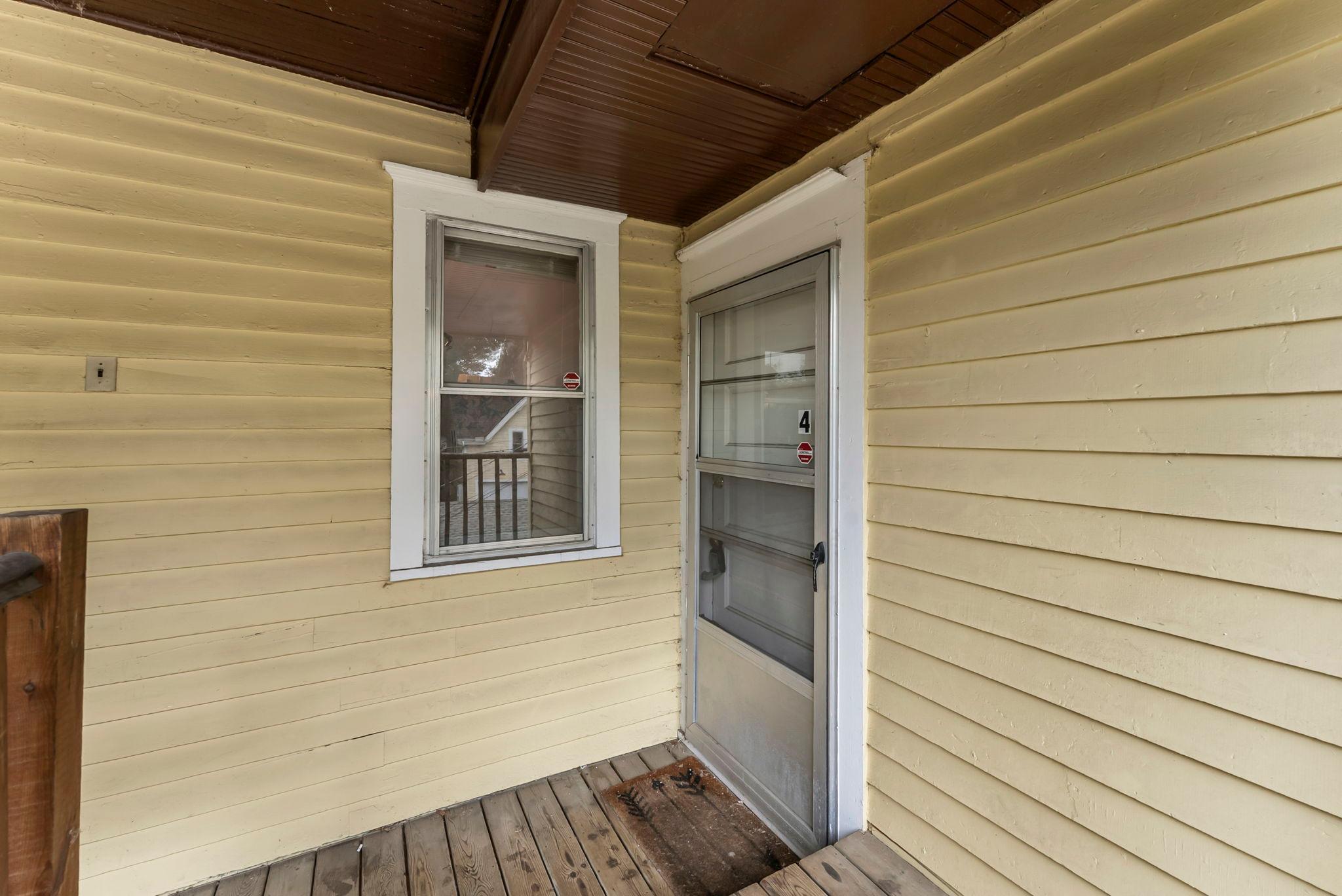 102 Western Avenue N Unit: 4