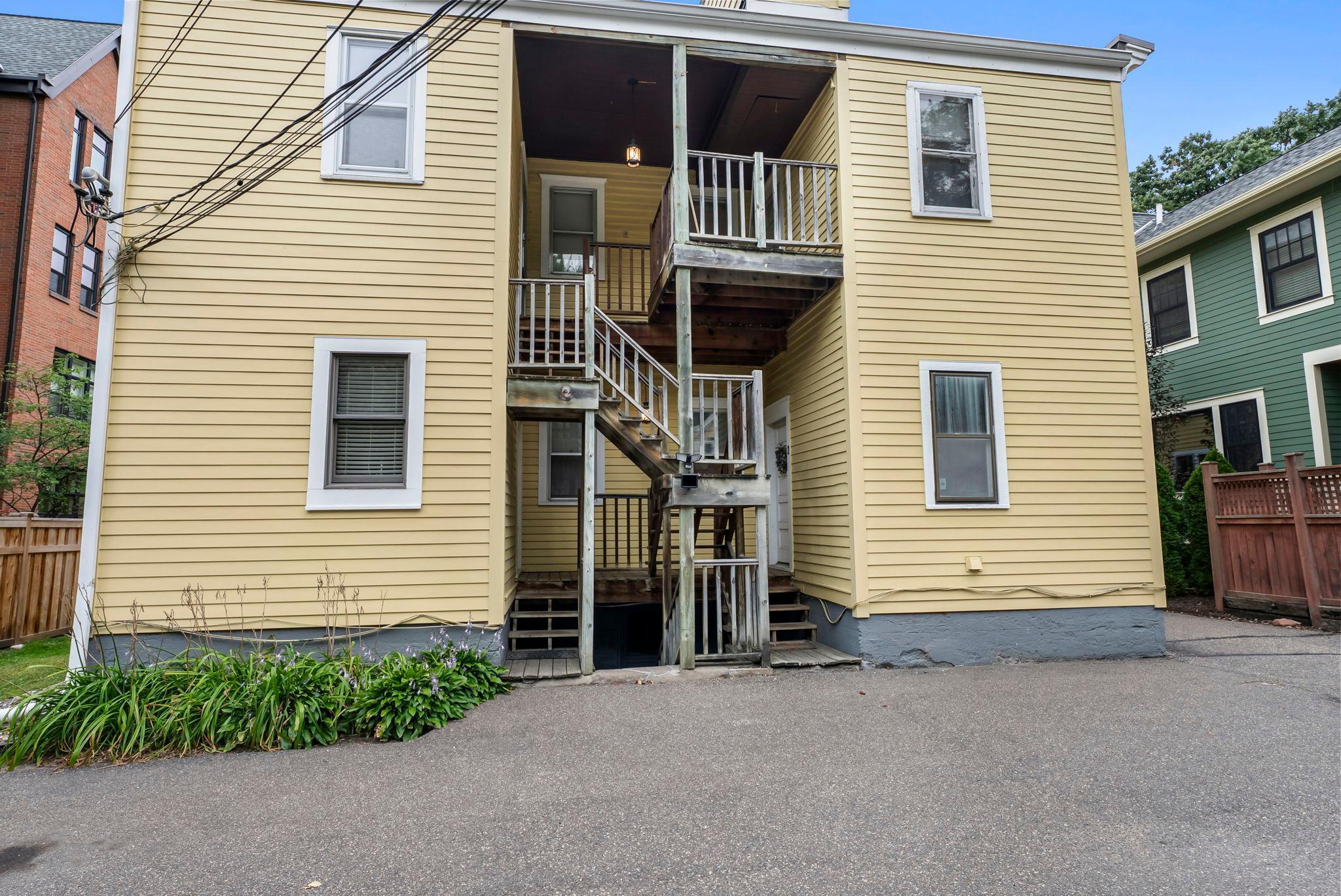 102 Western Avenue N Unit: 4