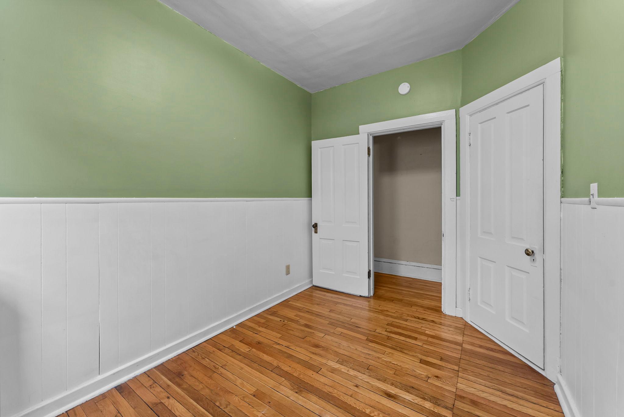 102 Western Avenue N Unit: 4