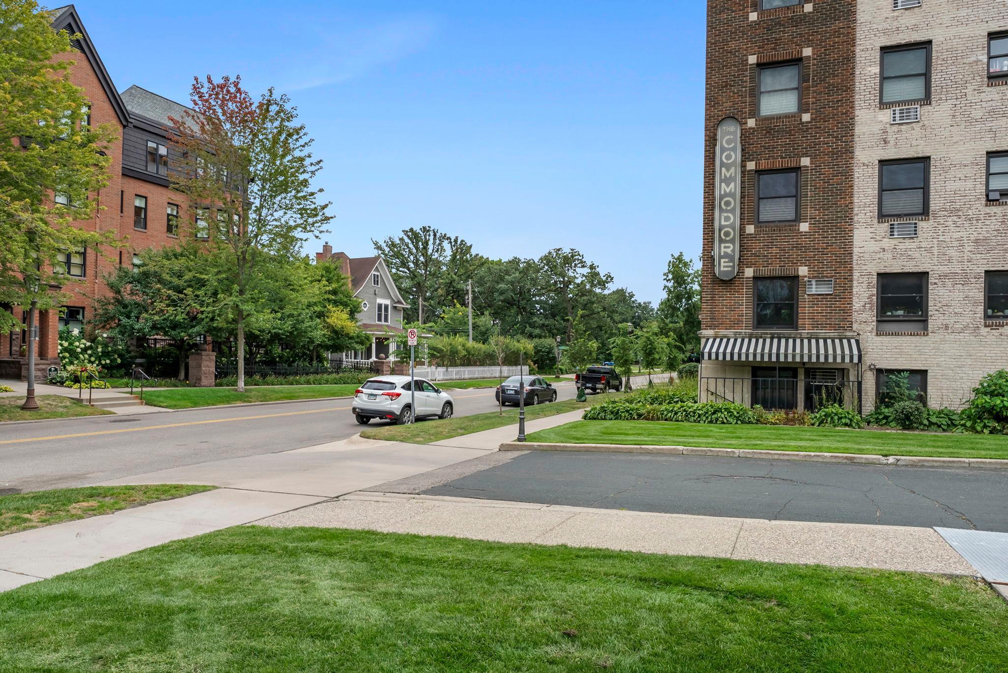 102 Western Avenue N Unit: 4