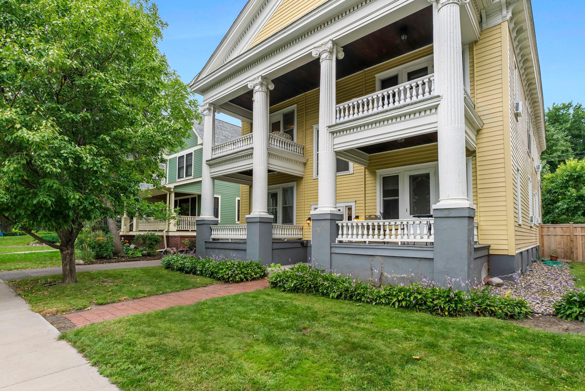 102 Western Avenue N Unit: 4