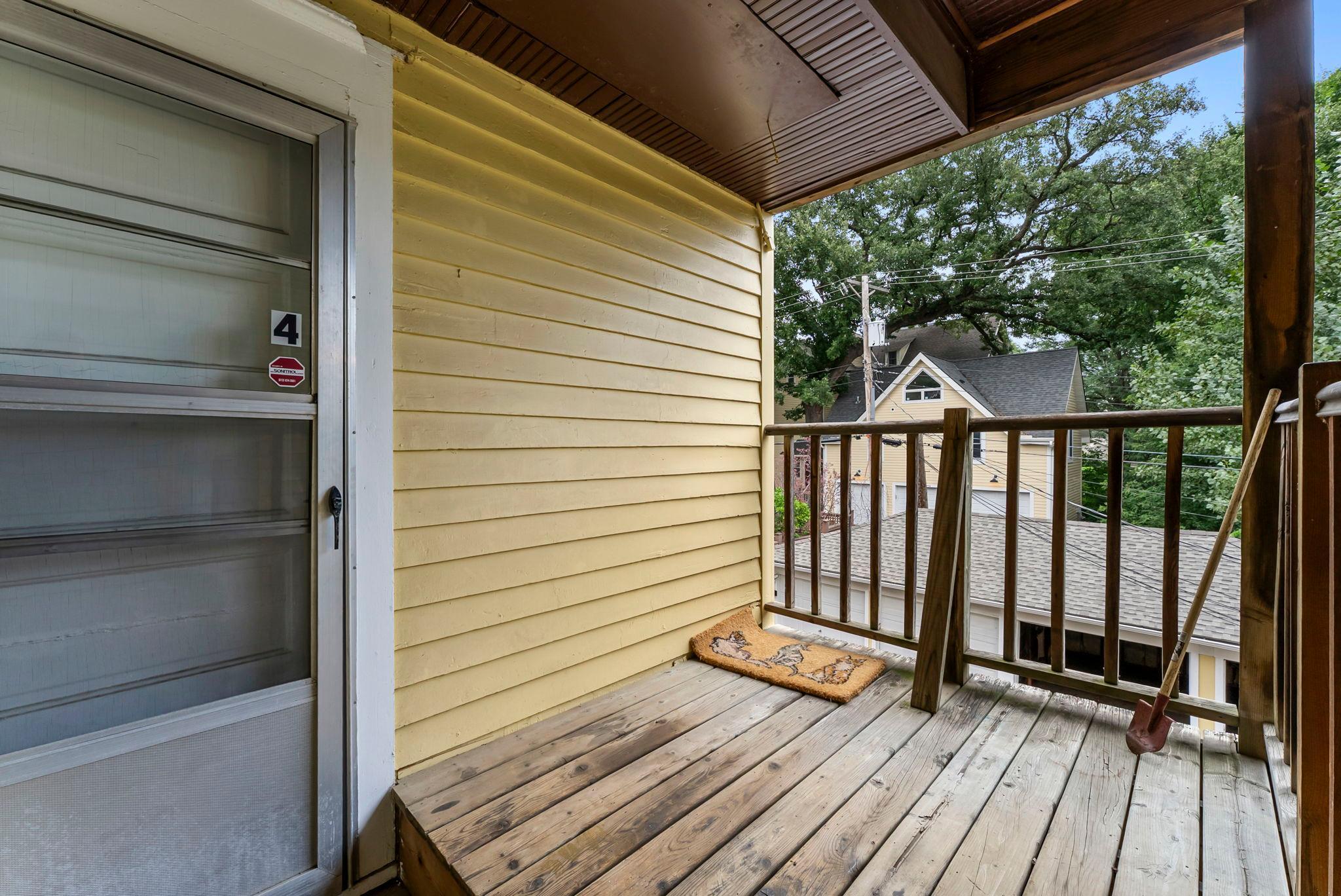 102 Western Avenue N Unit: 4