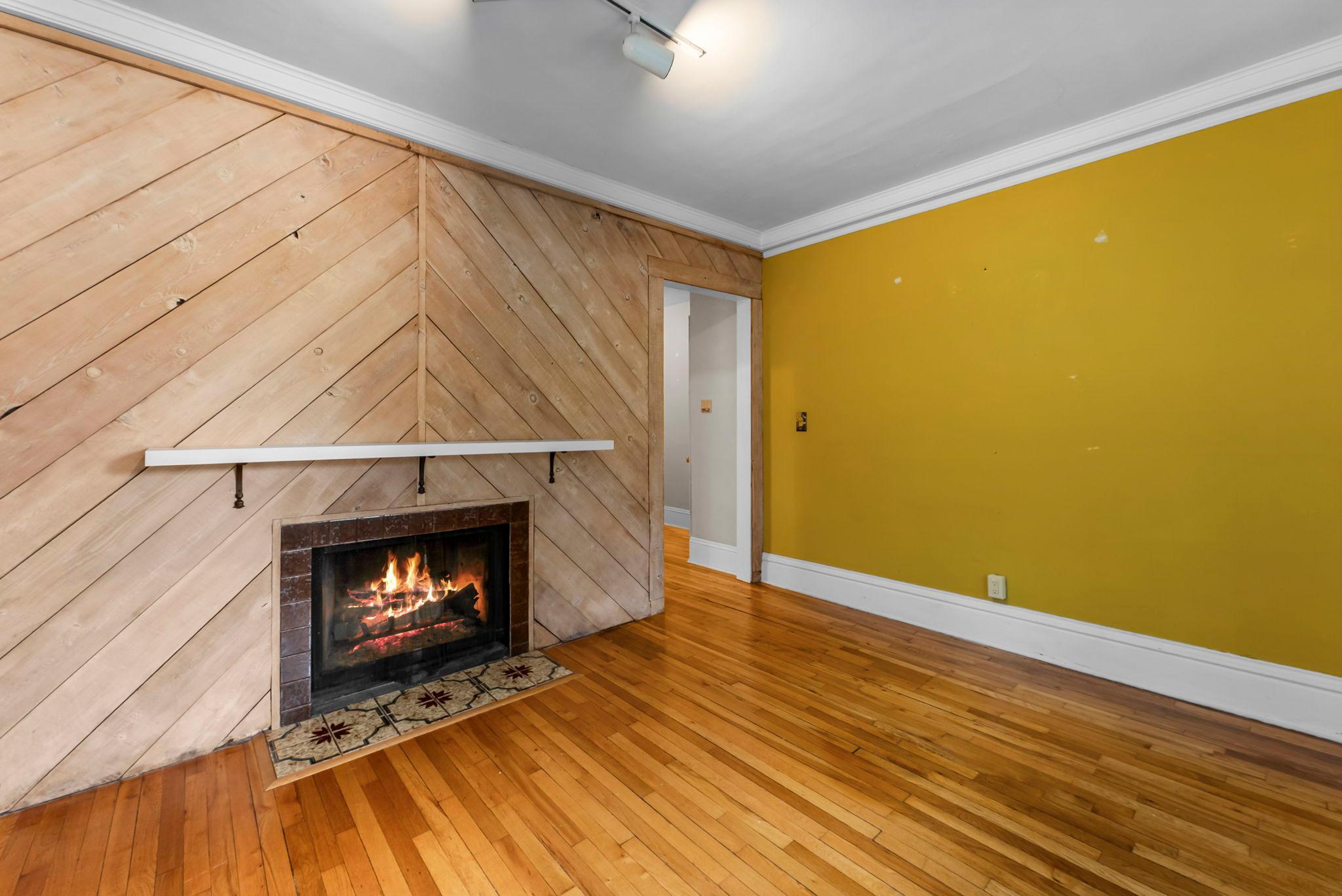 102 Western Avenue N Unit: 4