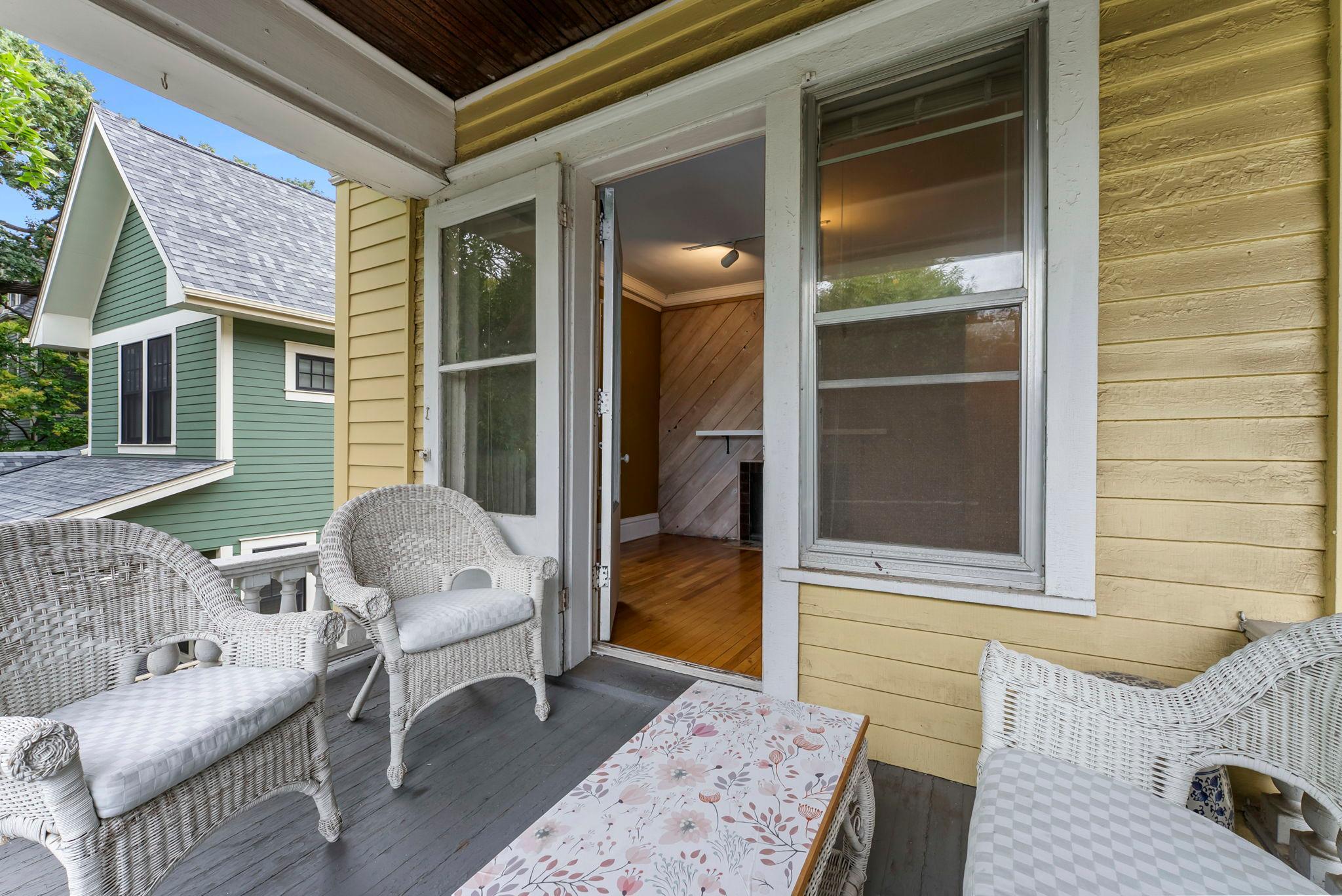 102 Western Avenue N Unit: 4