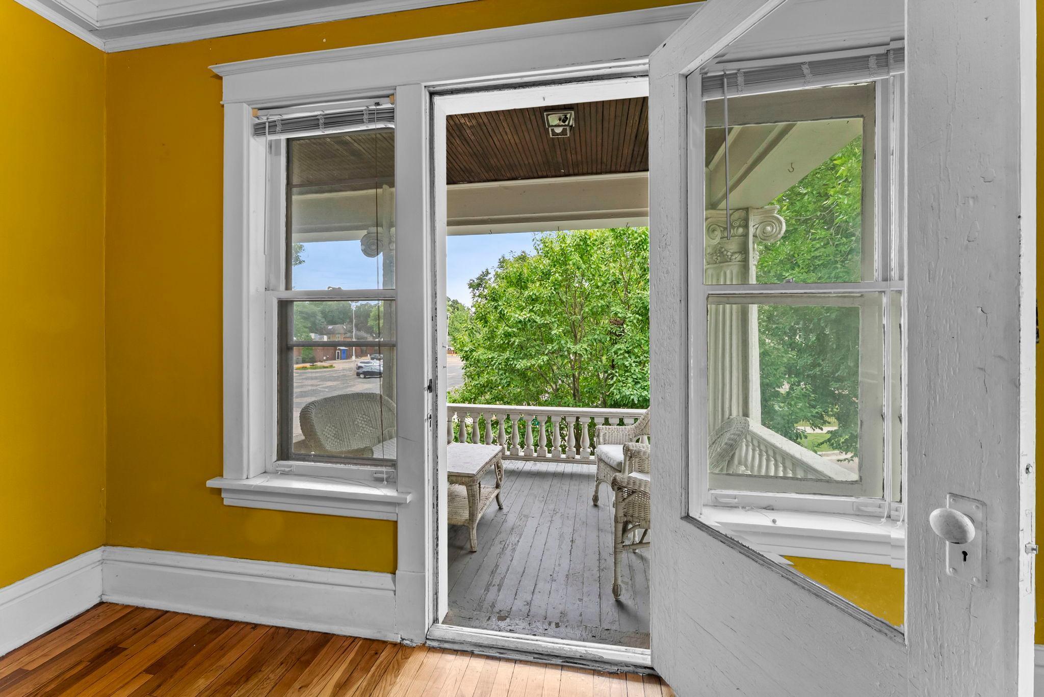 102 Western Avenue N Unit: 4