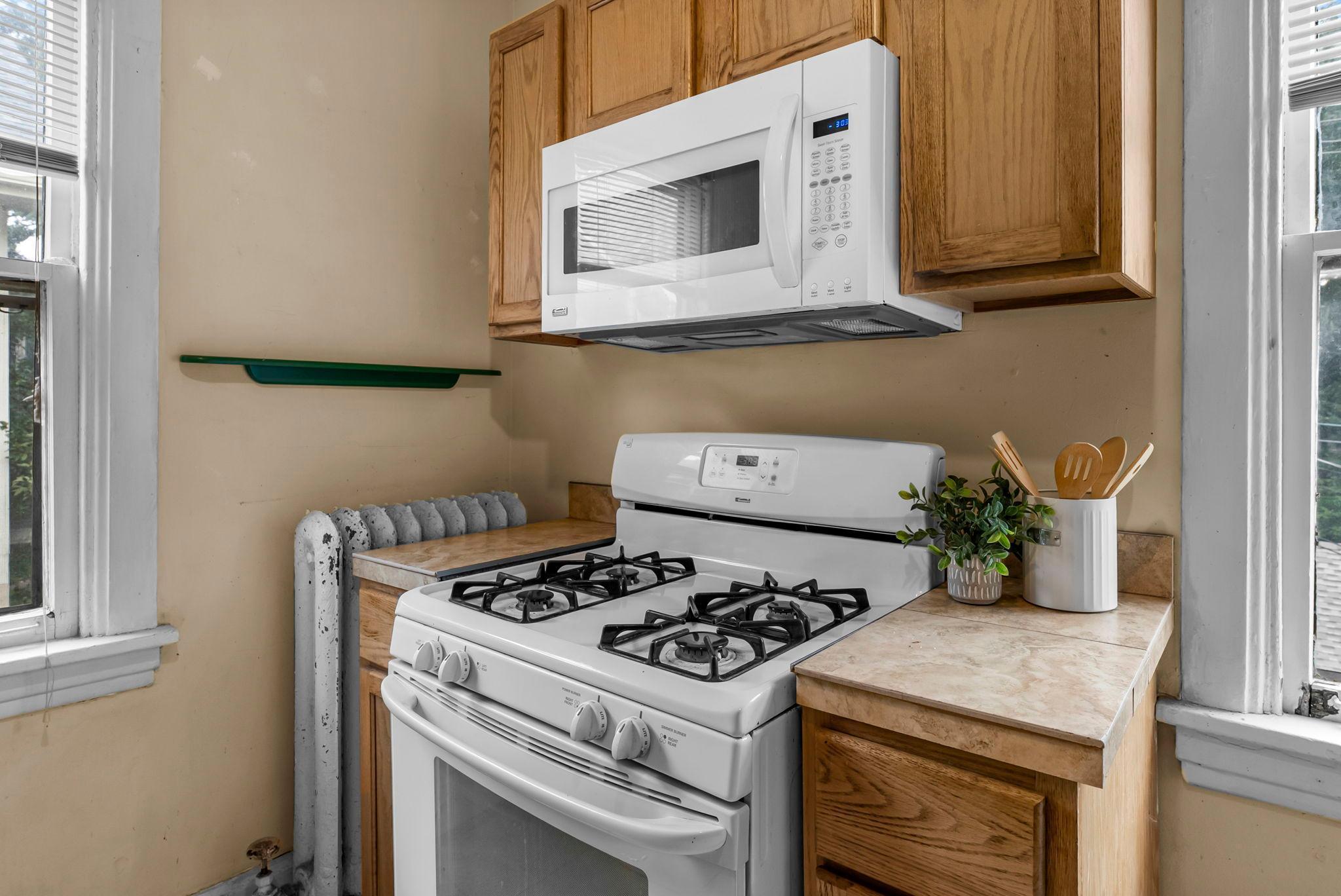 102 Western Avenue N Unit: 4