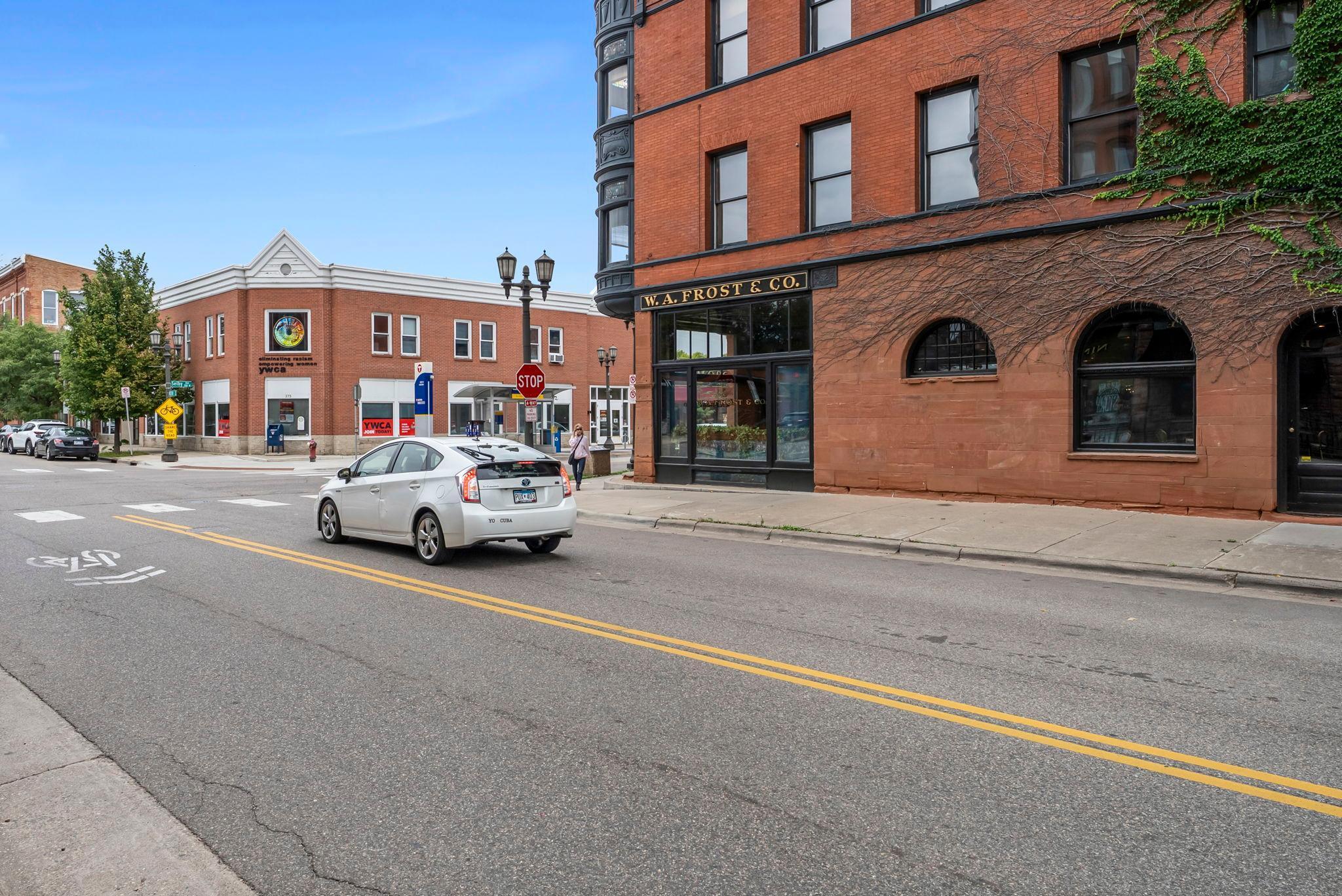 102 Western Avenue N Unit: 4