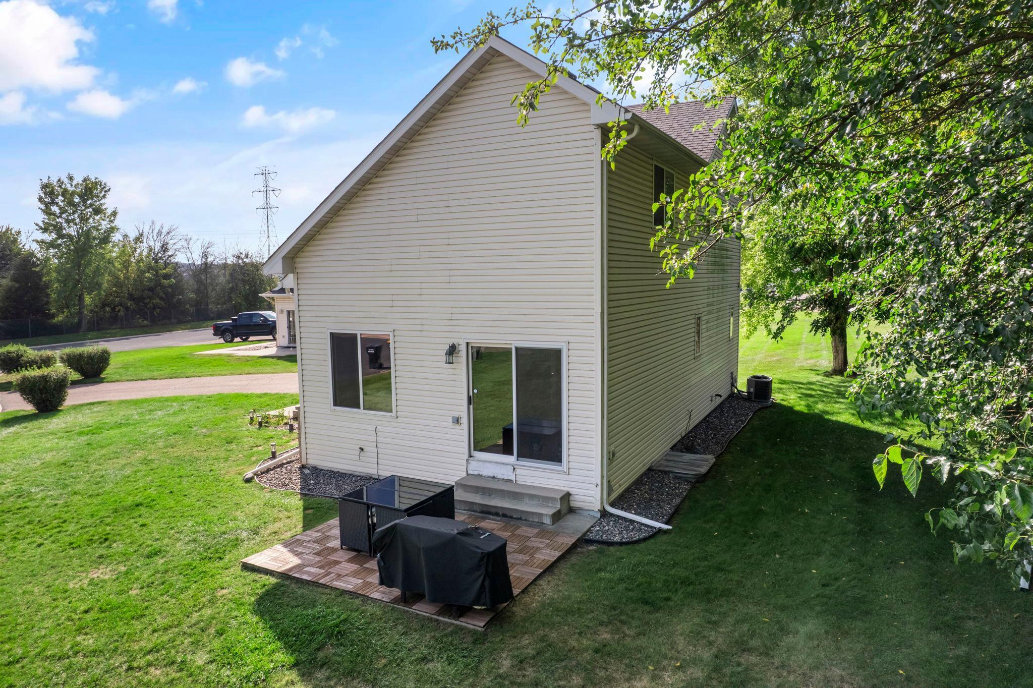 291 Appleblossom Lane E