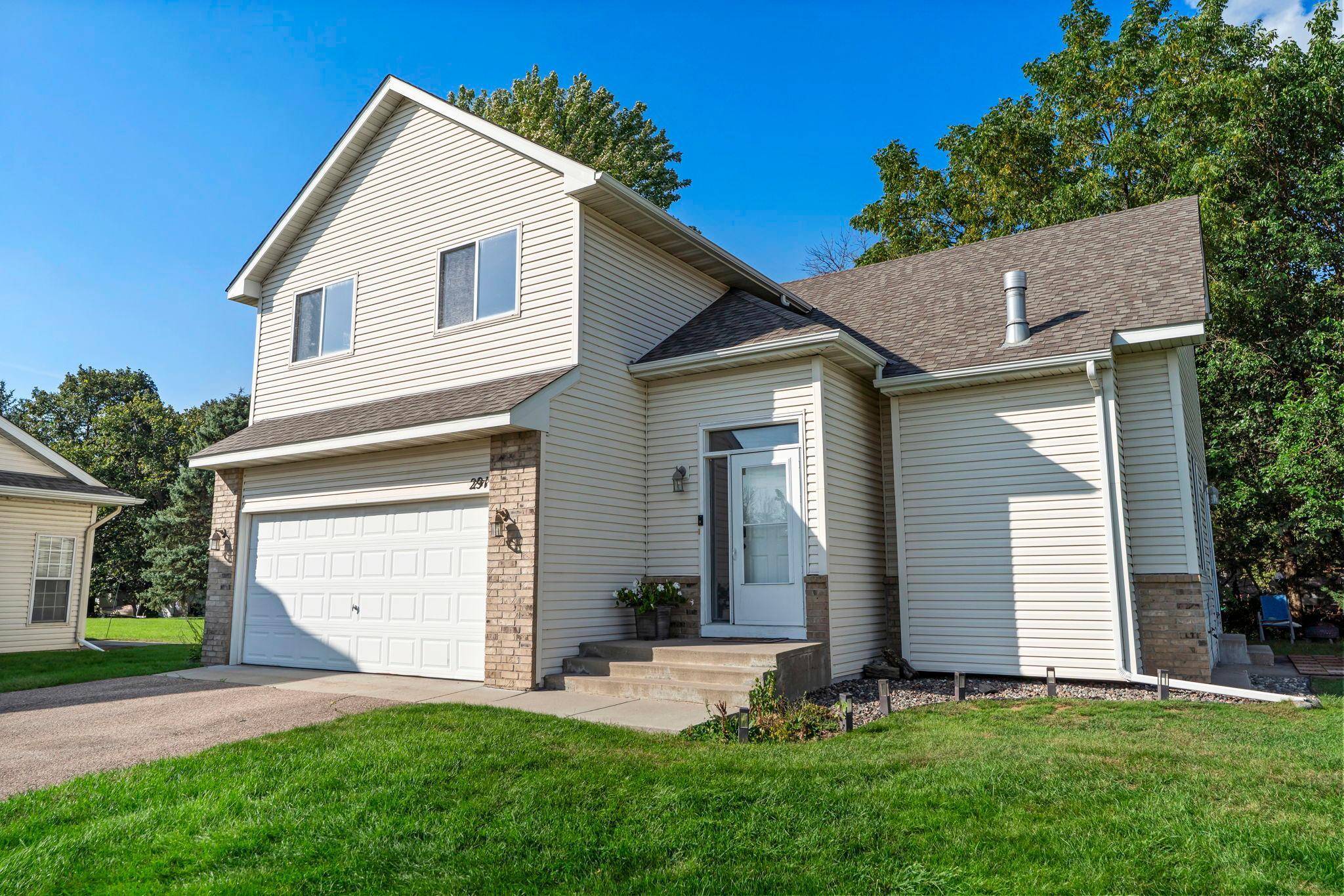 291 Appleblossom Lane E