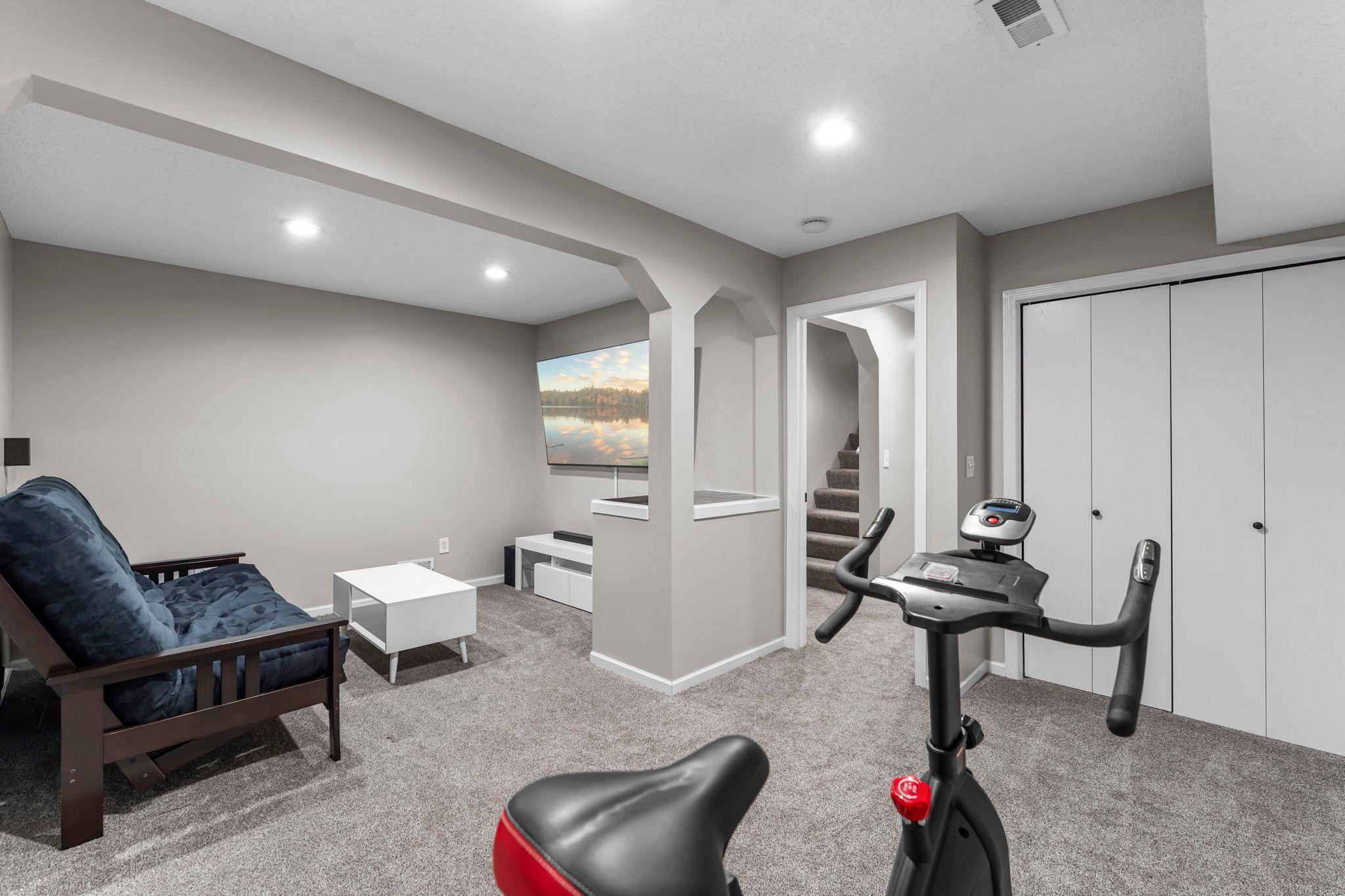 291 Appleblossom Lane E