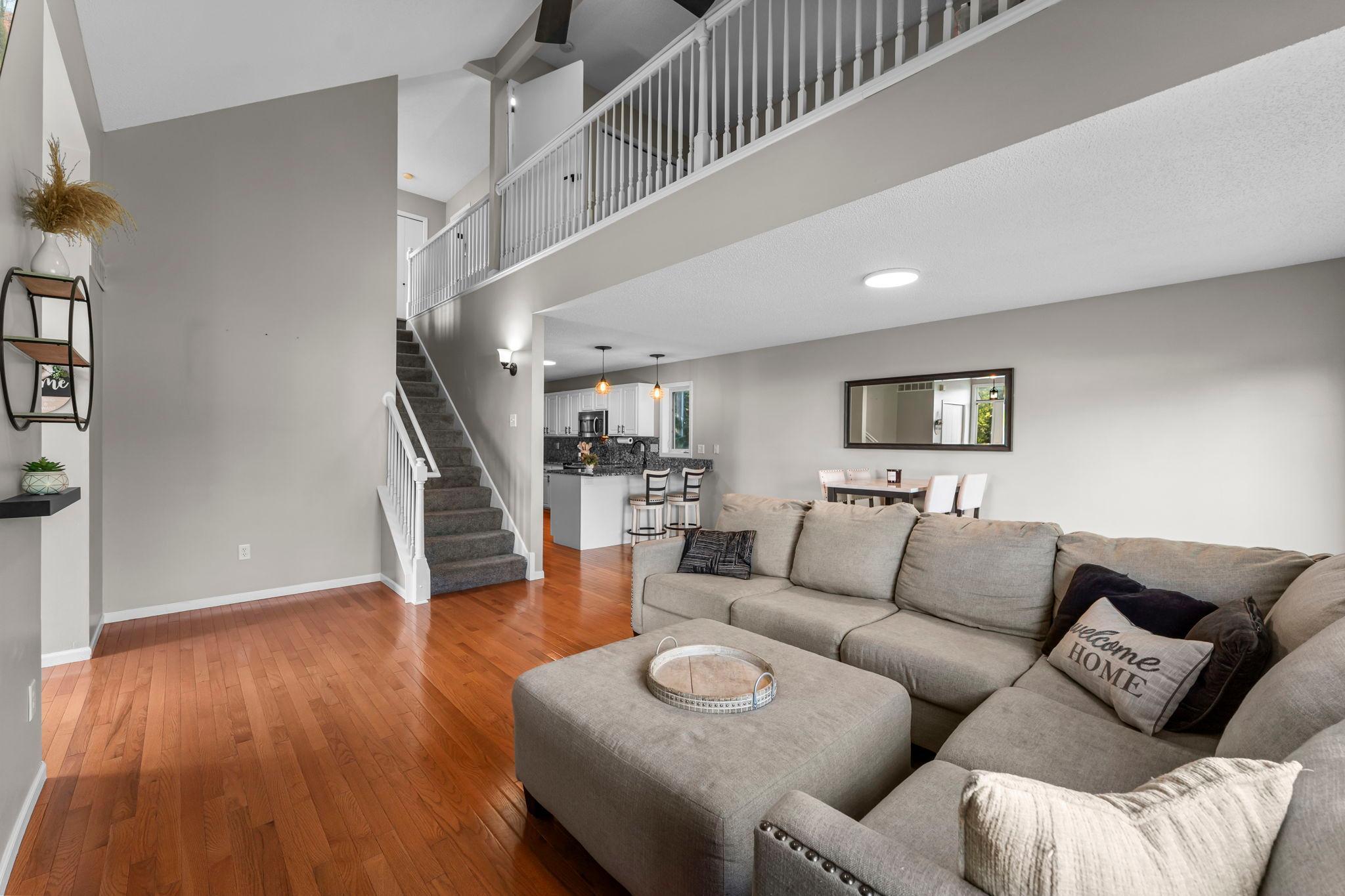 291 Appleblossom Lane E