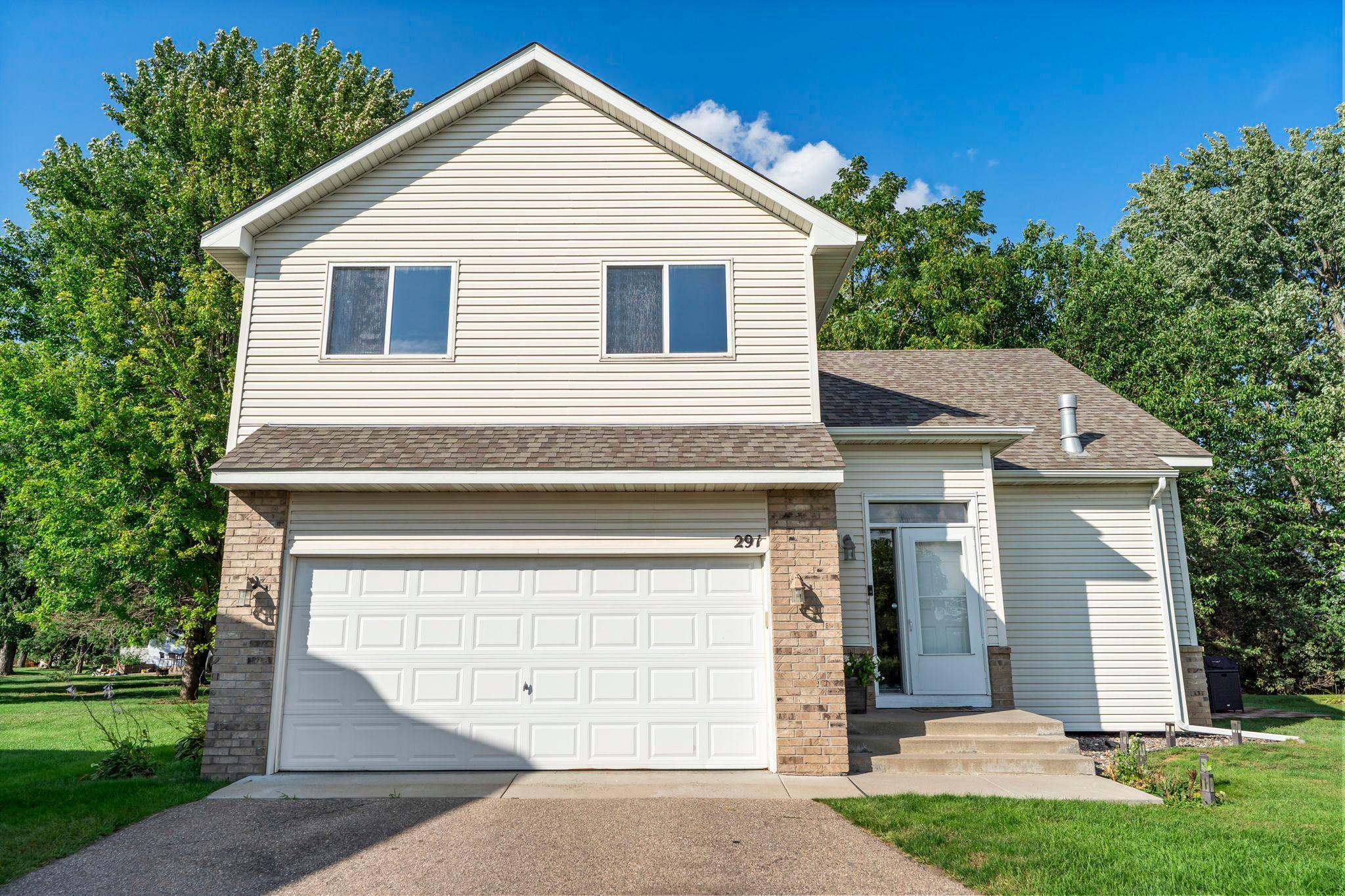 291 Appleblossom Lane E