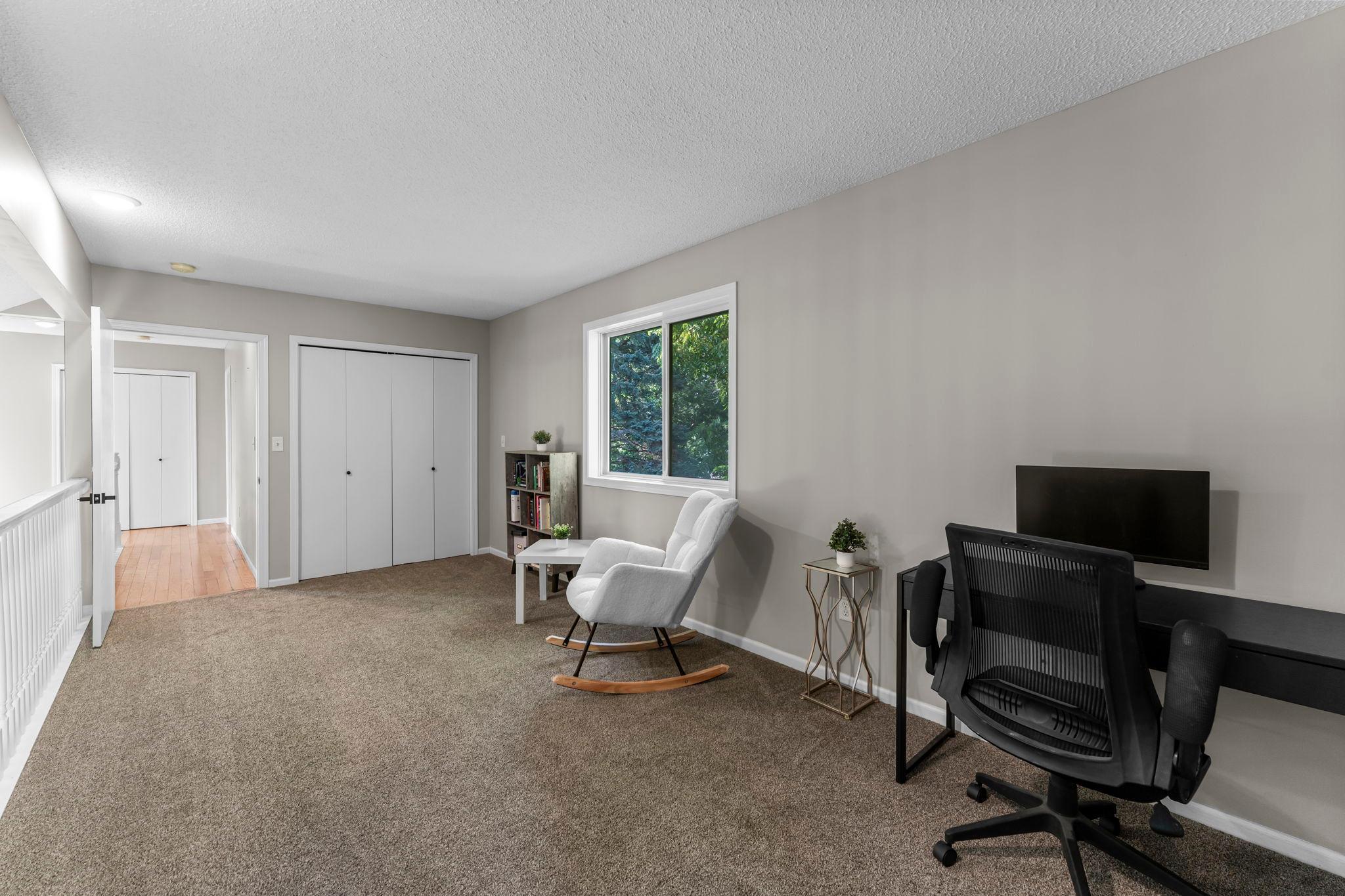 291 Appleblossom Lane E