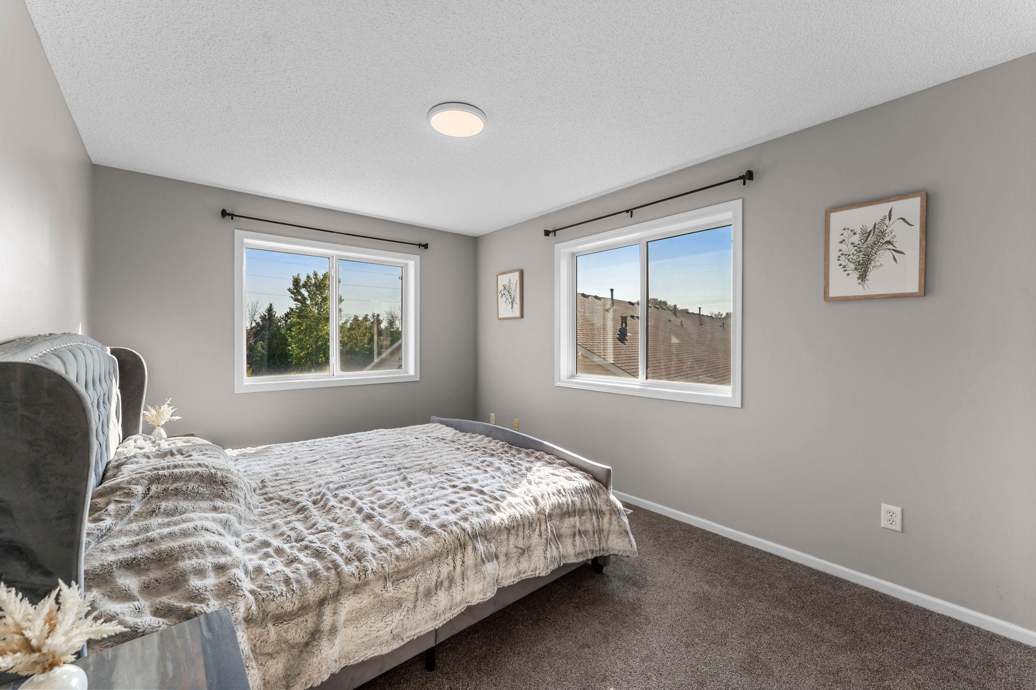 291 Appleblossom Lane E