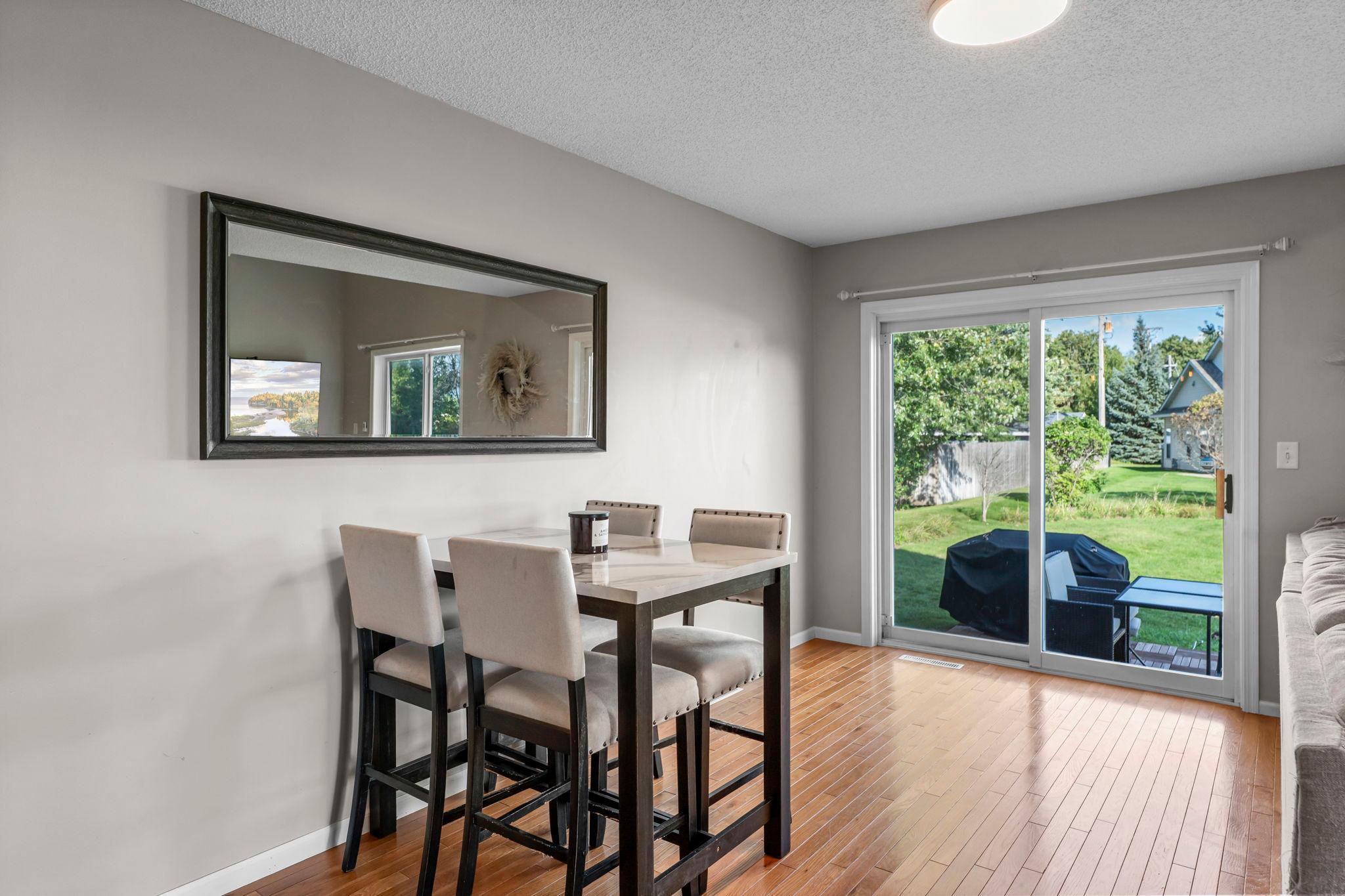 291 Appleblossom Lane E