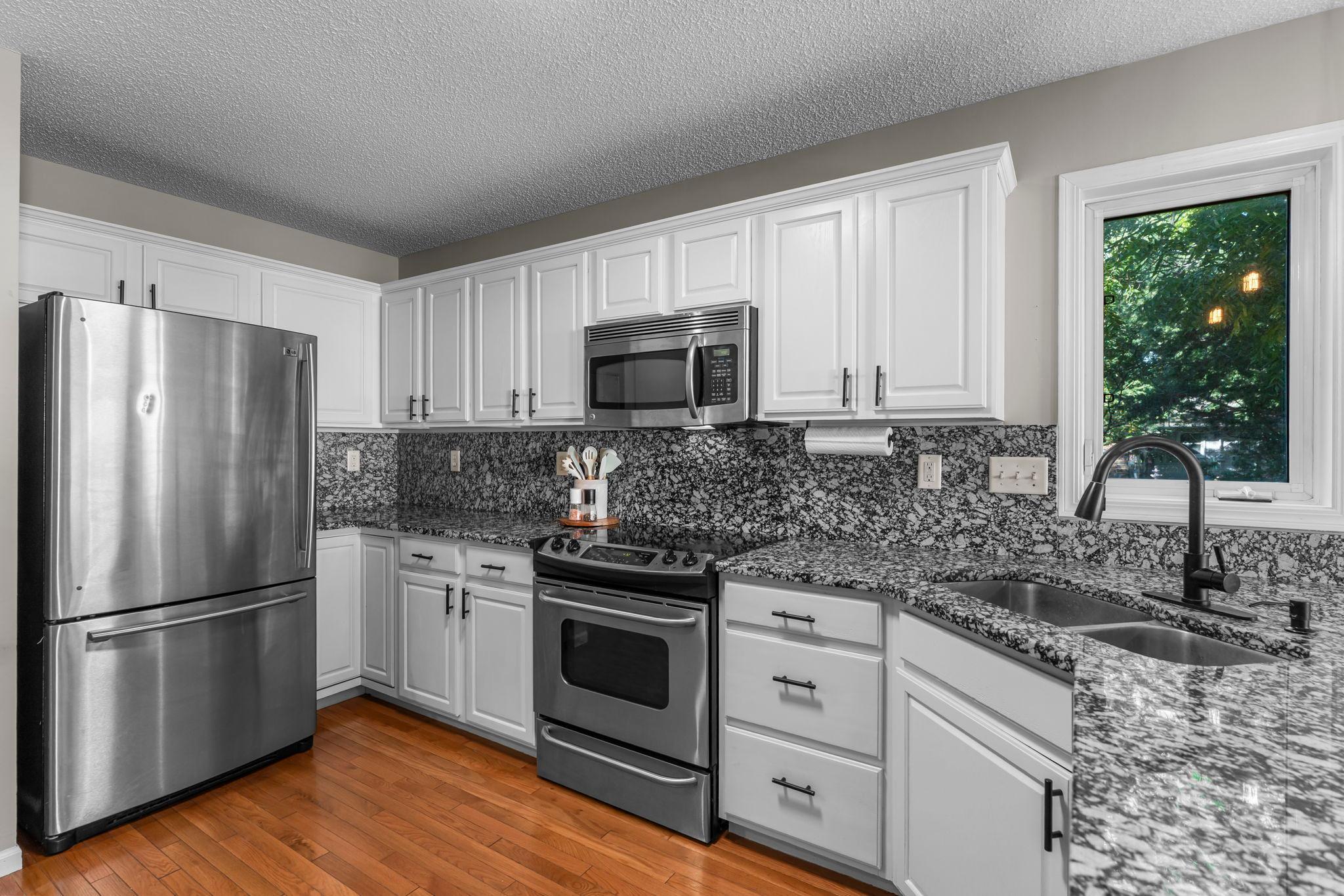 291 Appleblossom Lane E