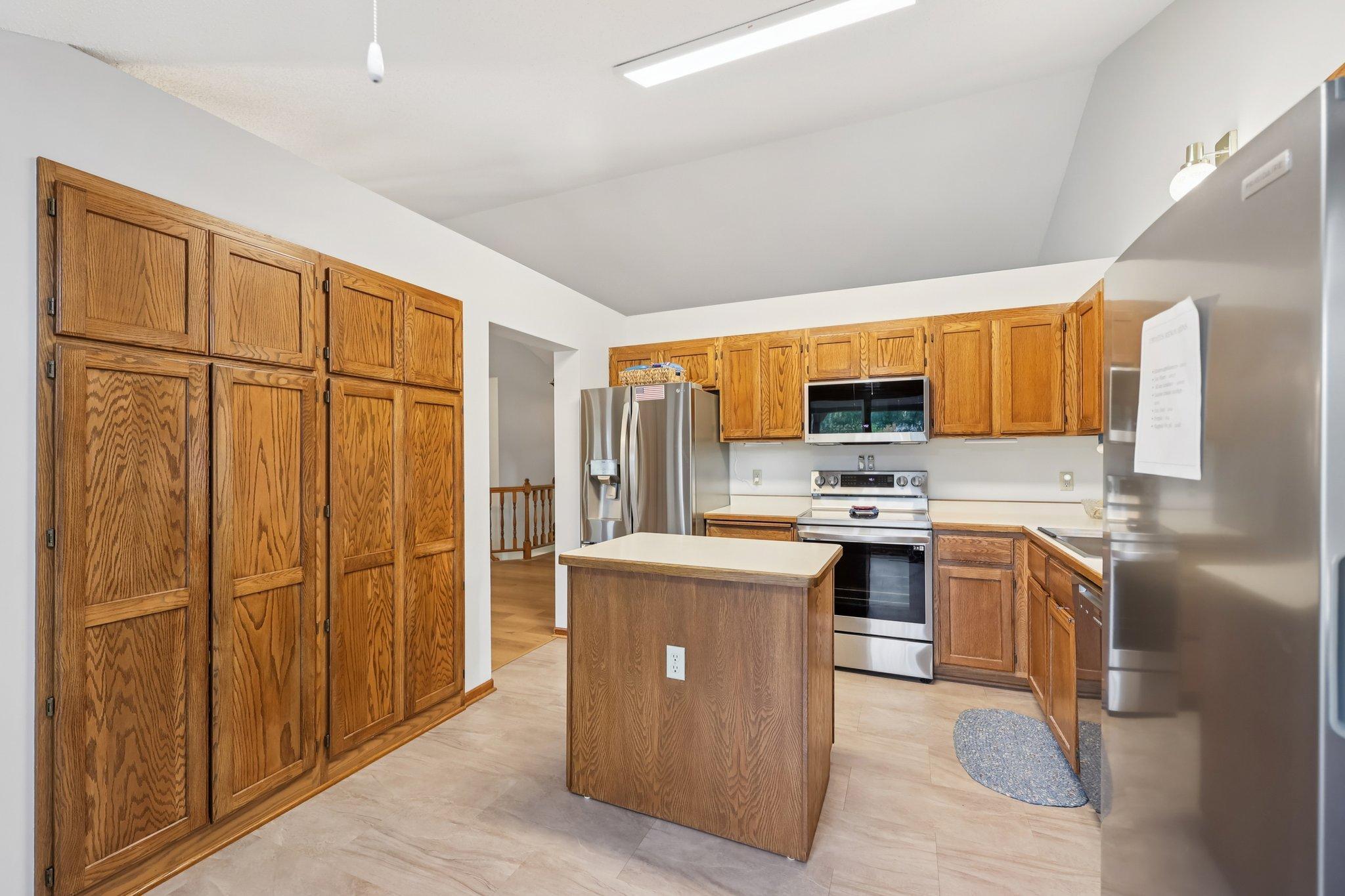 14053 Dartmouth Path