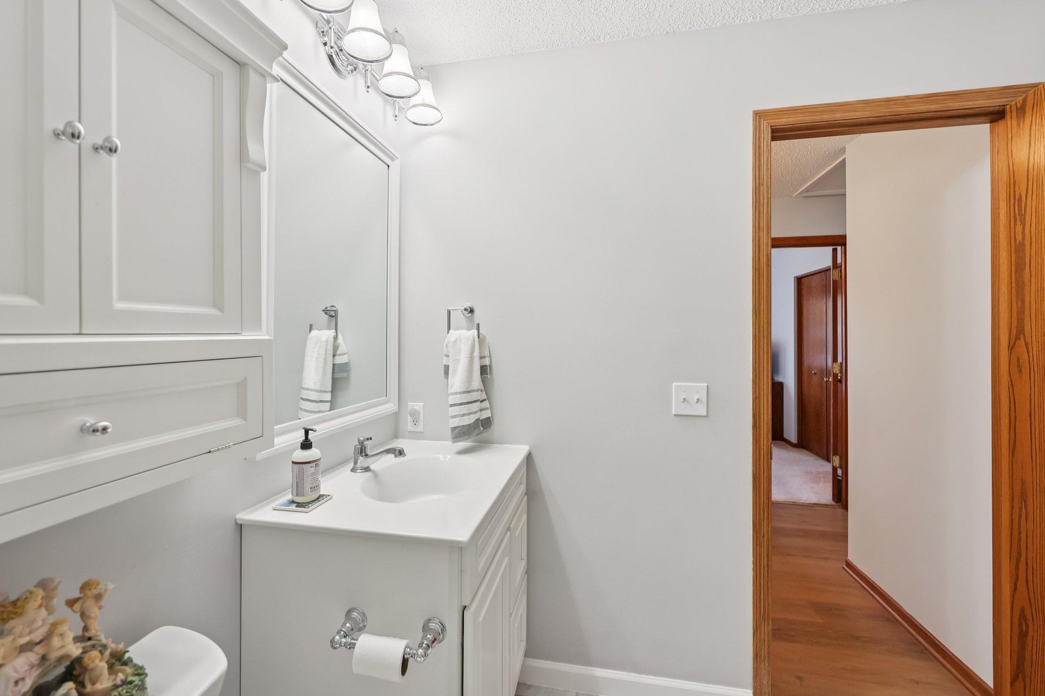 14053 Dartmouth Path