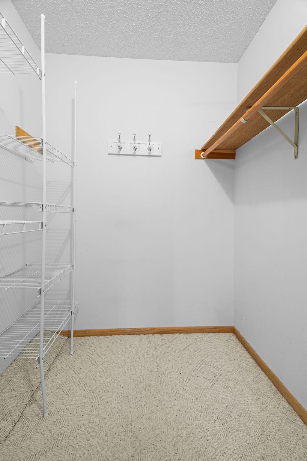 10045 Russell Avenue N Unit: 11