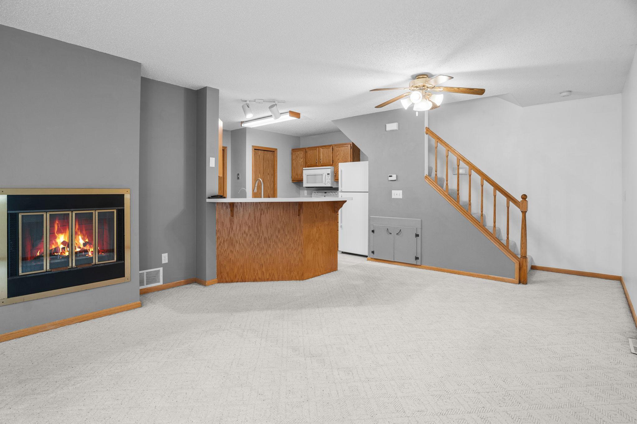 10045 Russell Avenue N Unit: 11