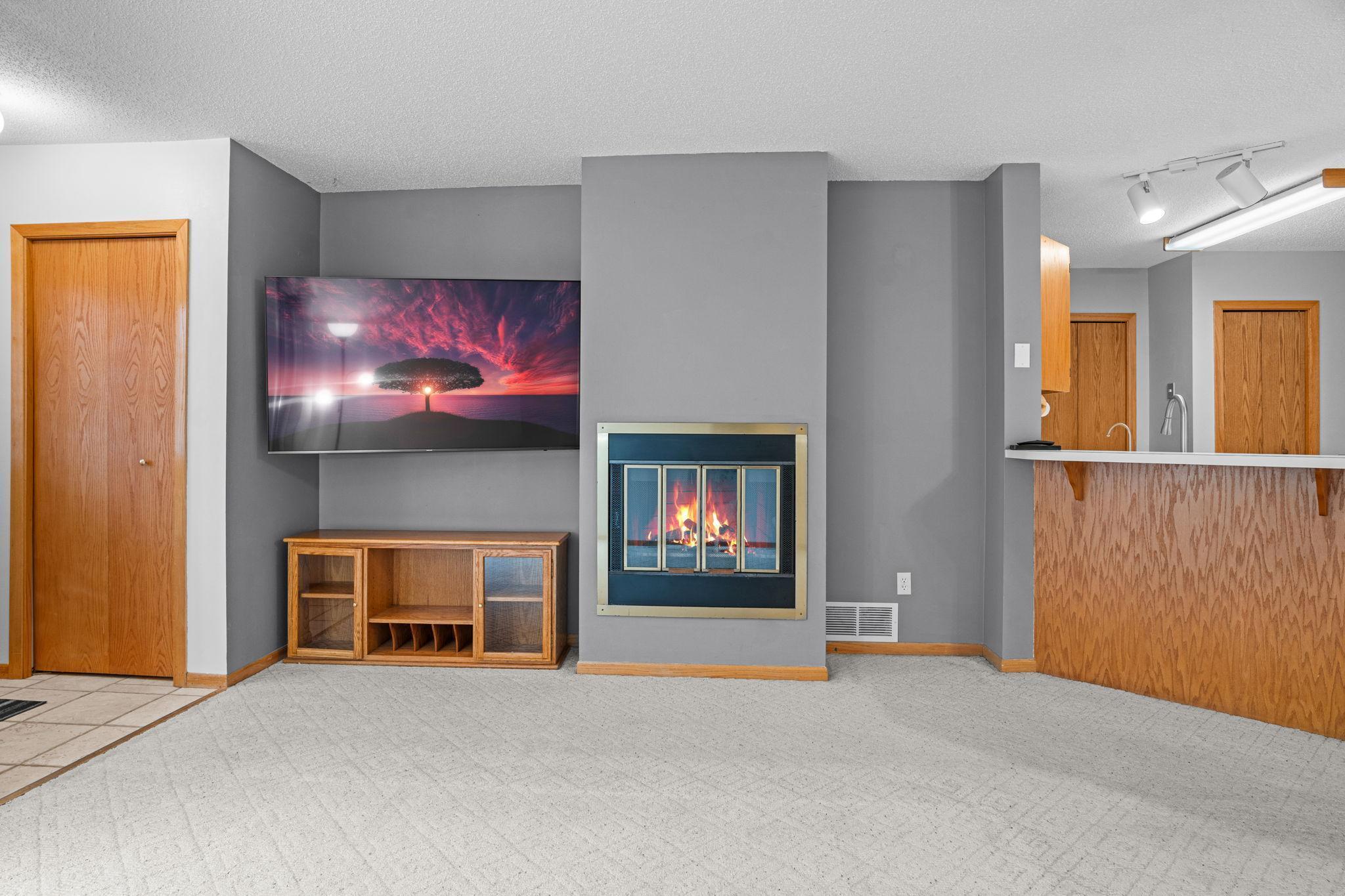 10045 Russell Avenue N Unit: 11