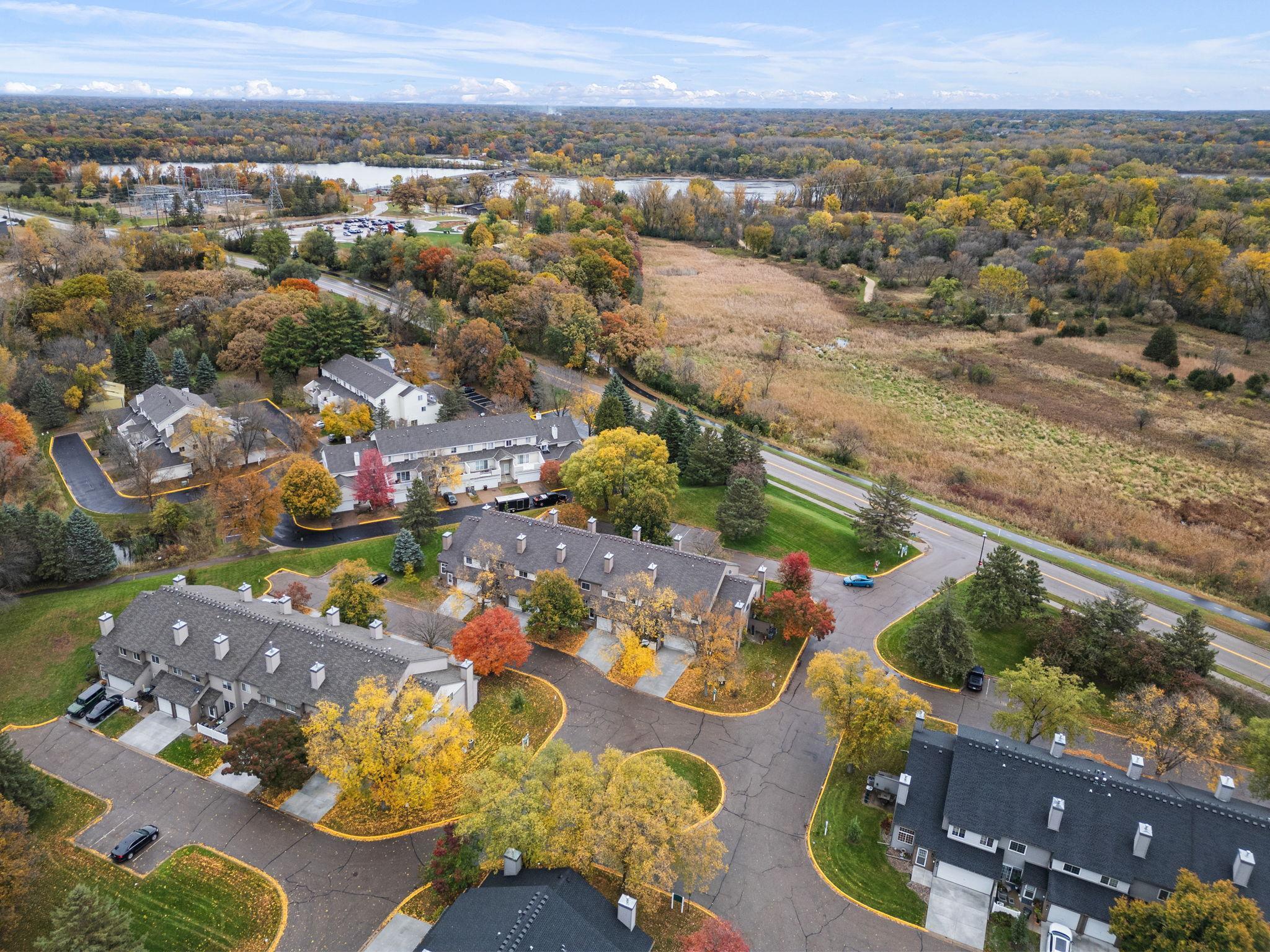 10045 Russell Avenue N Unit: 11