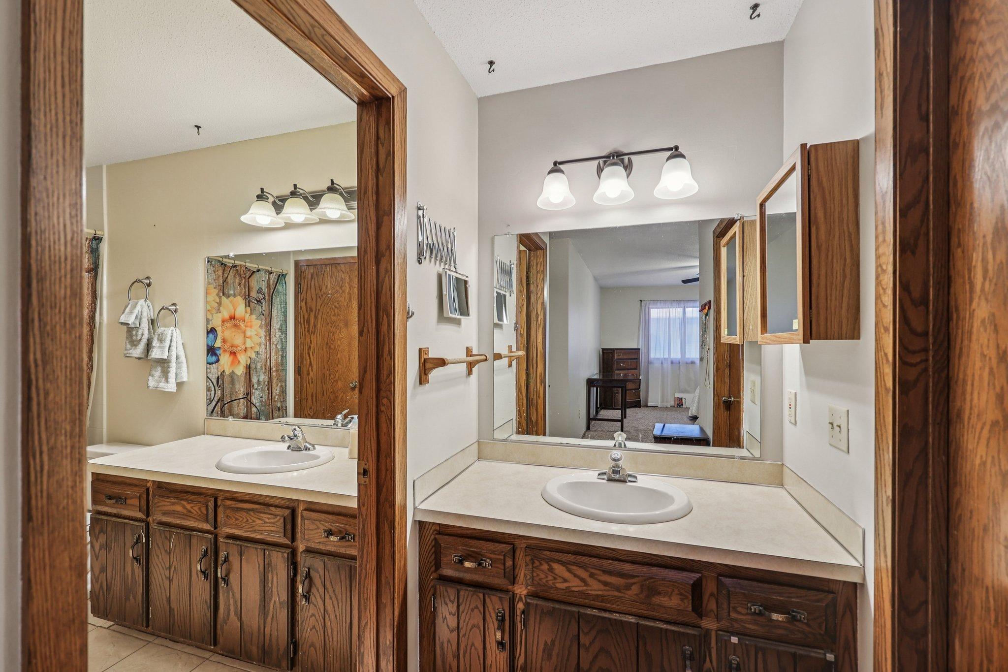 3806 Brookdale Circle N