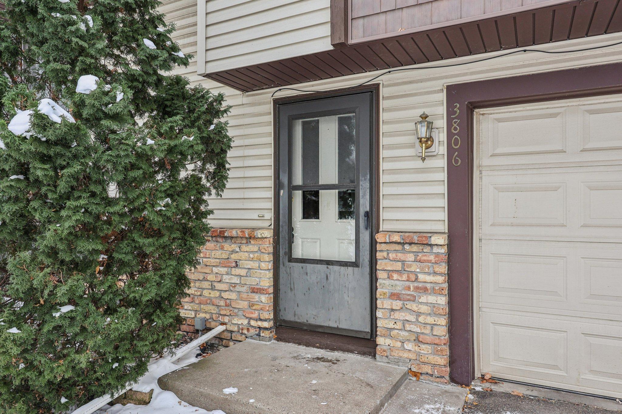 3806 Brookdale Circle N