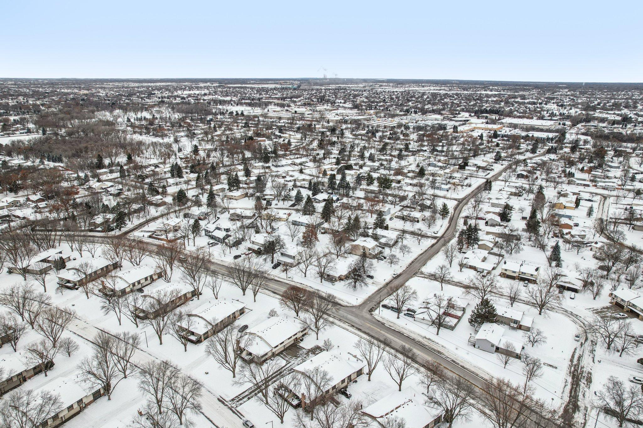 3806 Brookdale Circle N