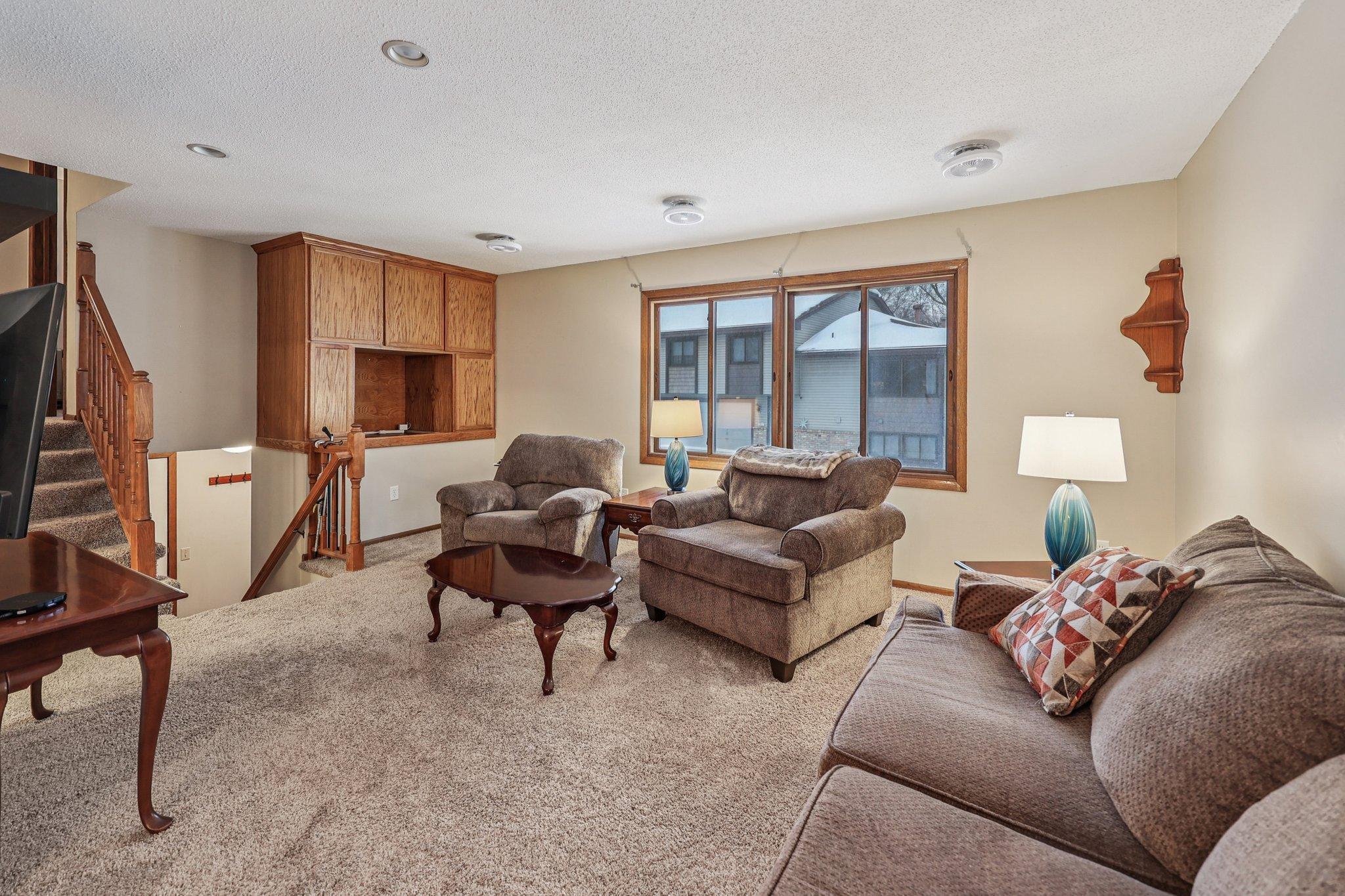 3806 Brookdale Circle N