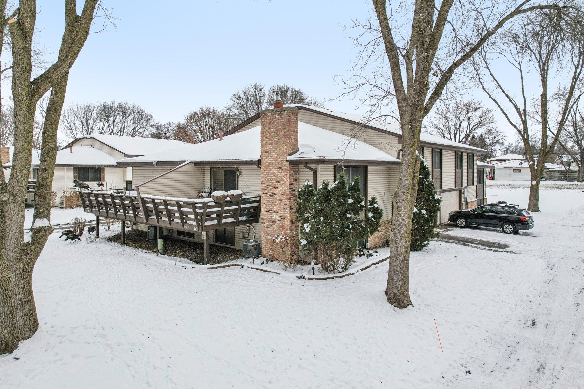 3806 Brookdale Circle N