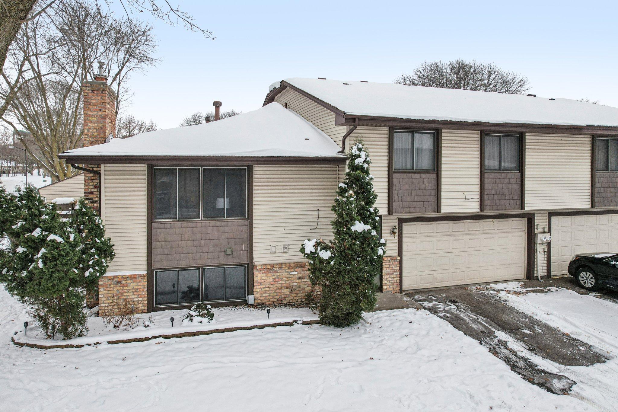 3806 Brookdale Circle N