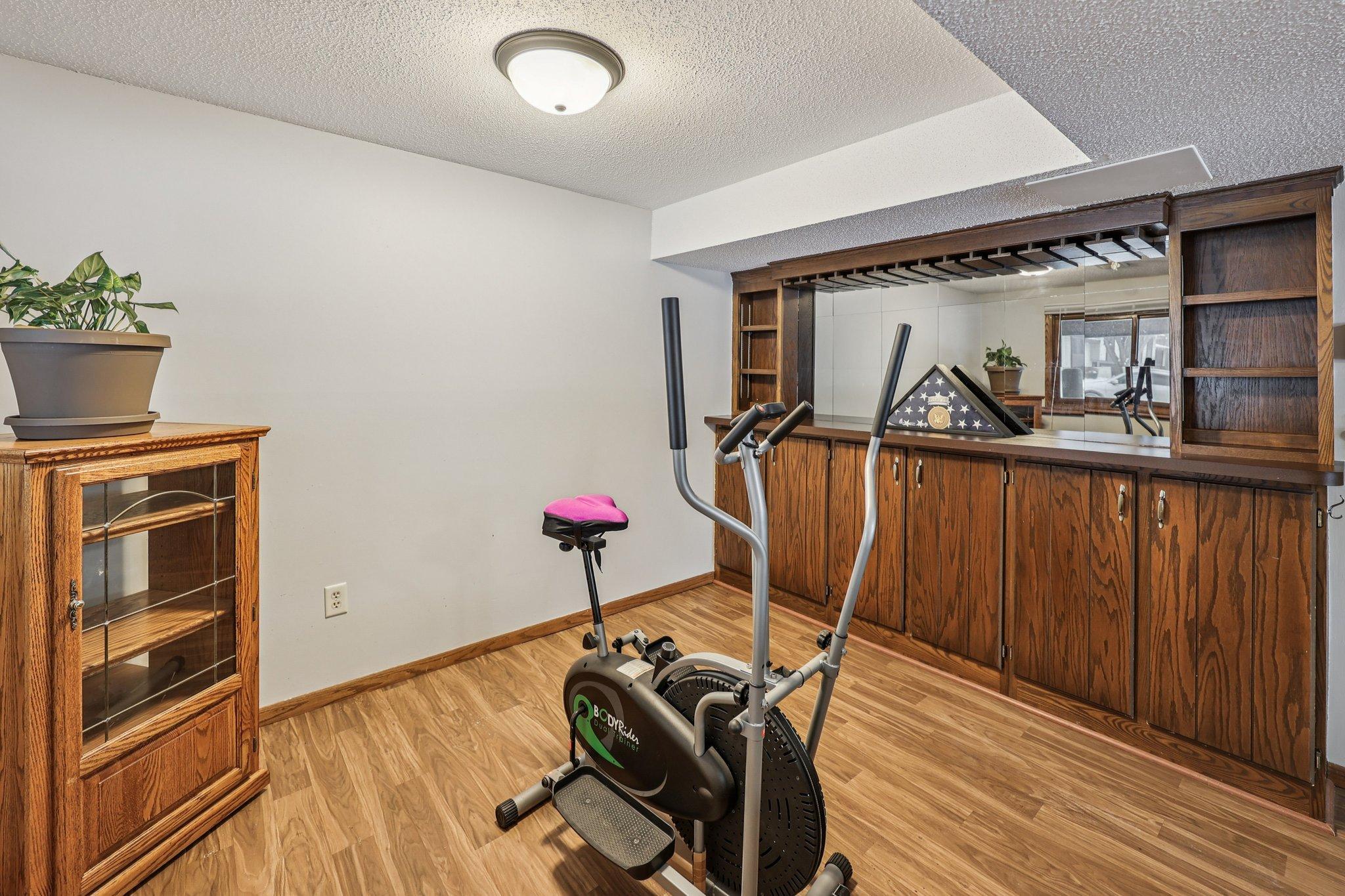 3806 Brookdale Circle N