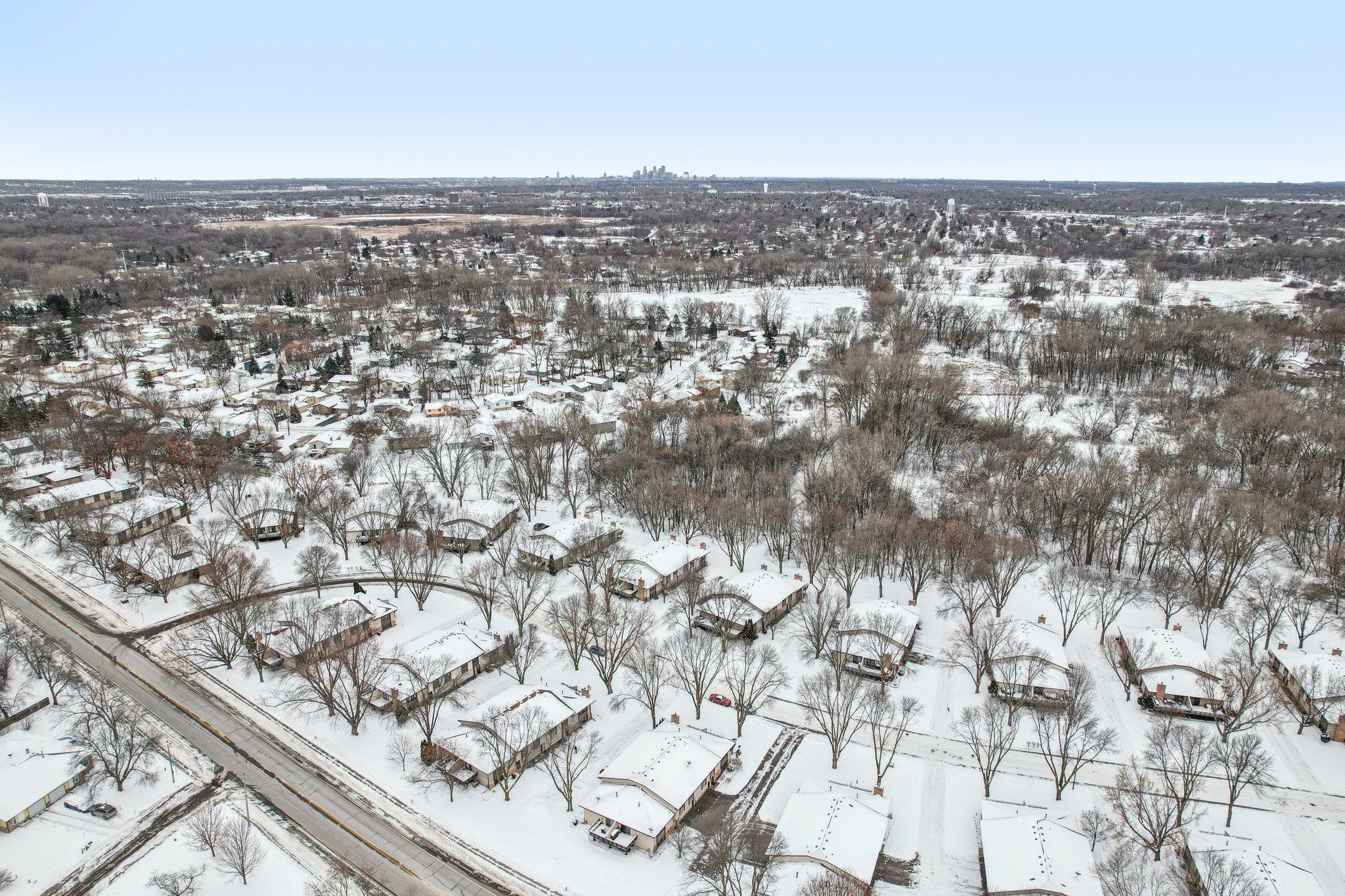 3806 Brookdale Circle N