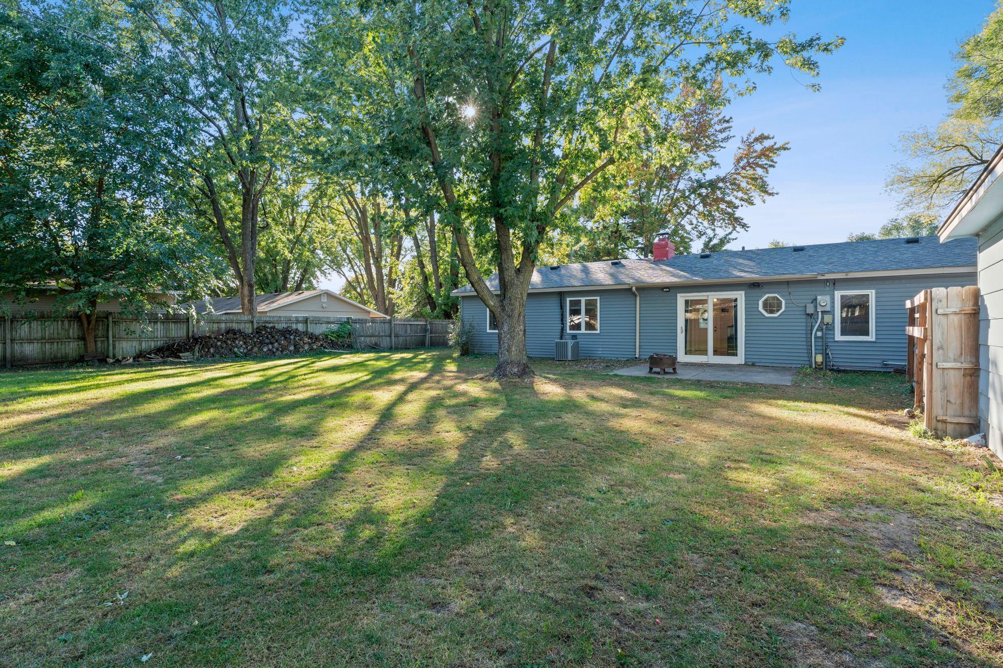 9931 Larch Street NW