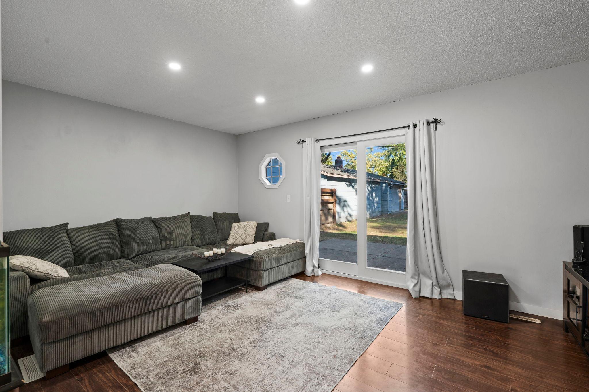 9931 Larch Street NW