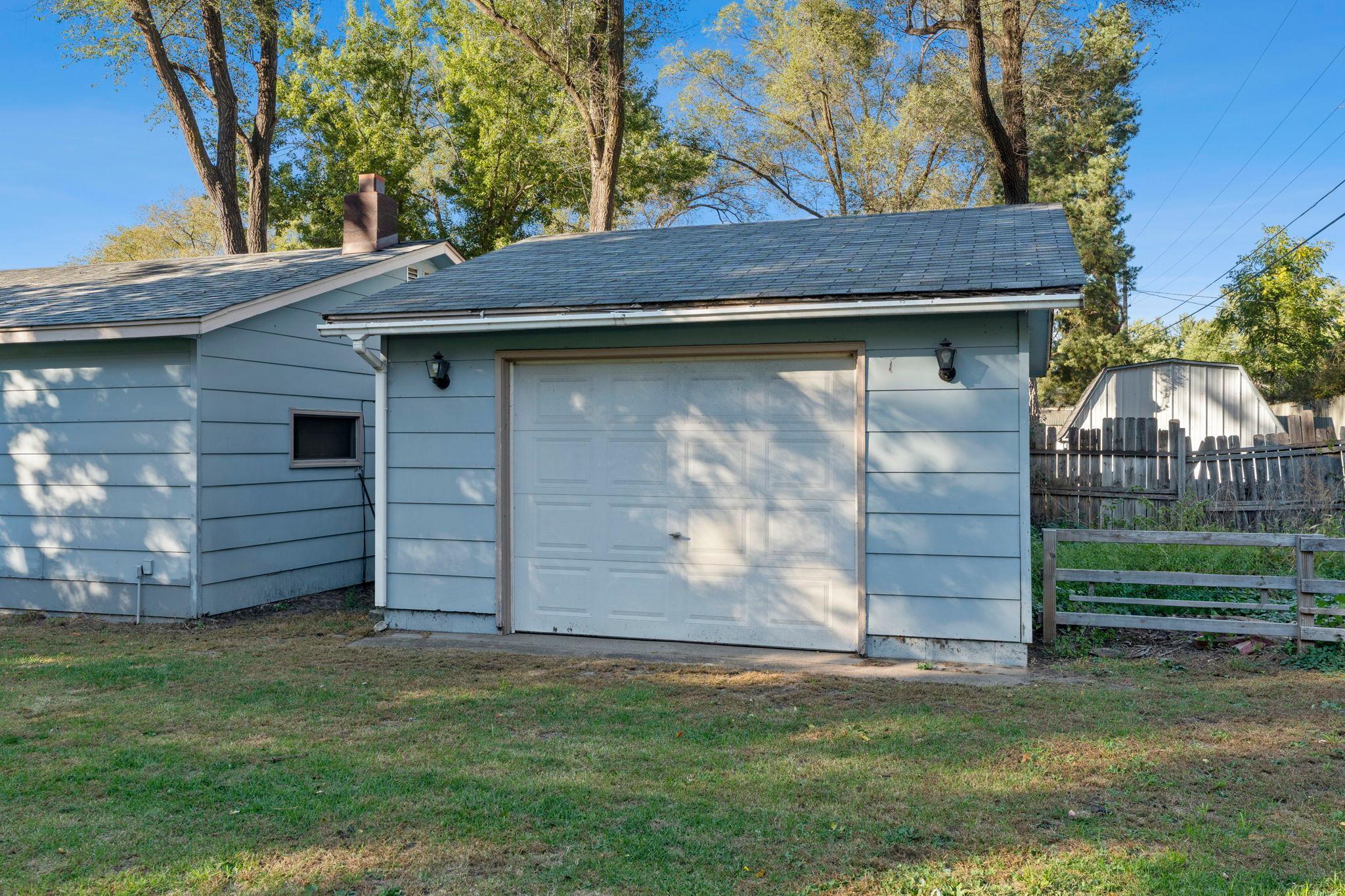 9931 Larch Street NW