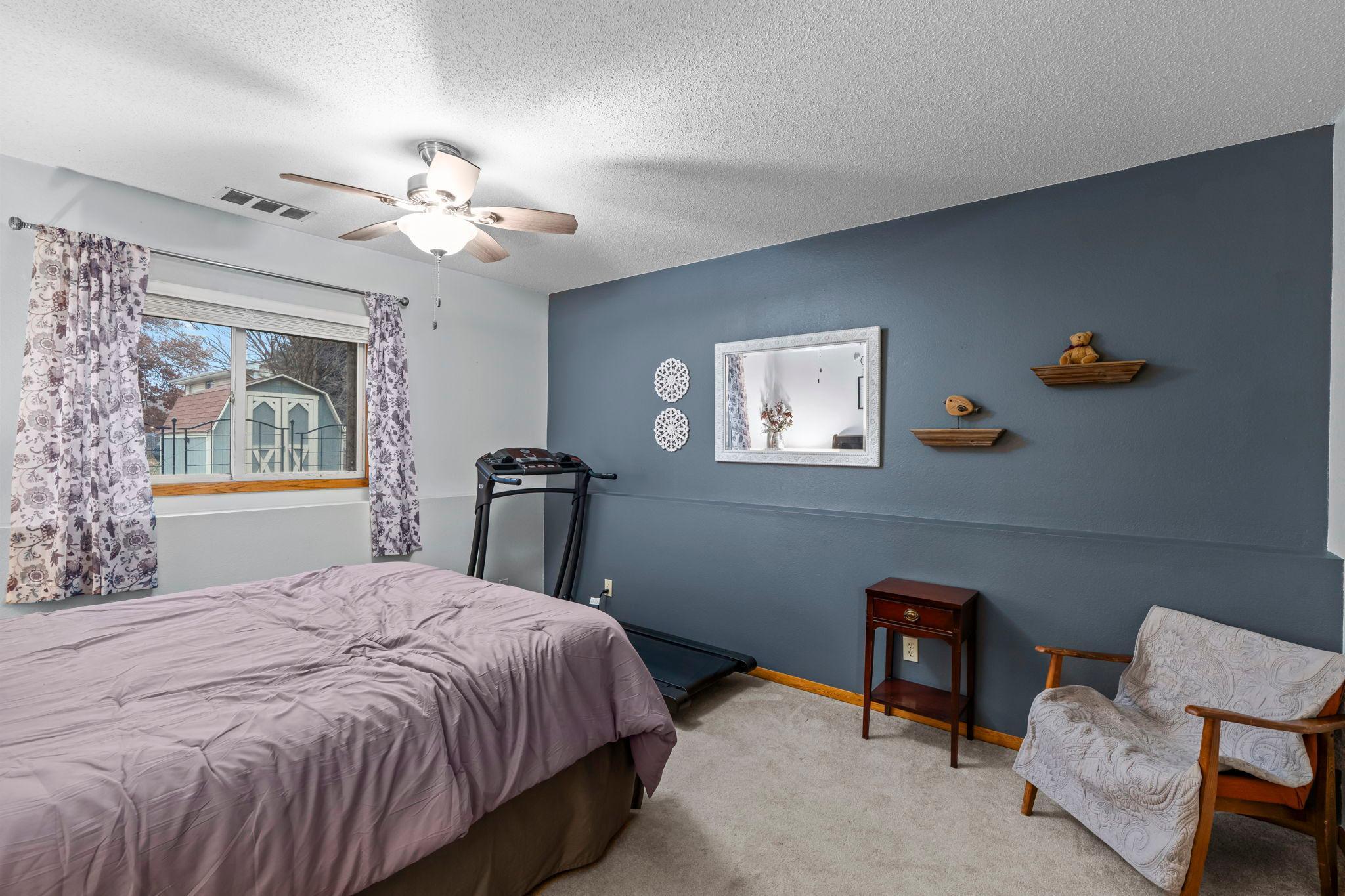 5249 Vera Cruz Avenue N