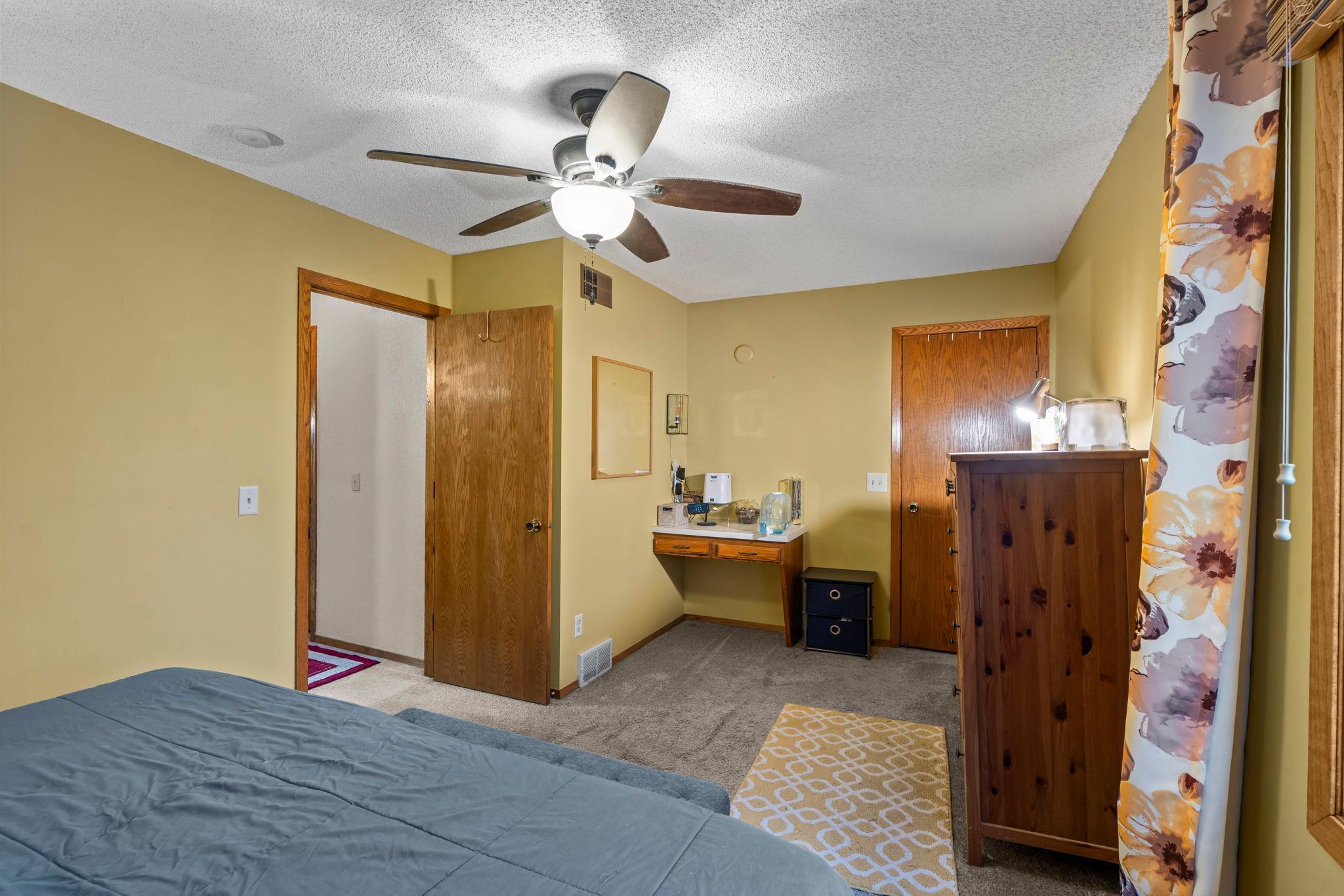 5249 Vera Cruz Avenue N