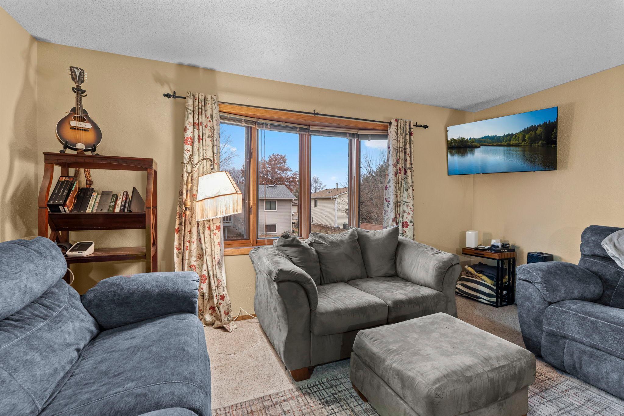 5249 Vera Cruz Avenue N