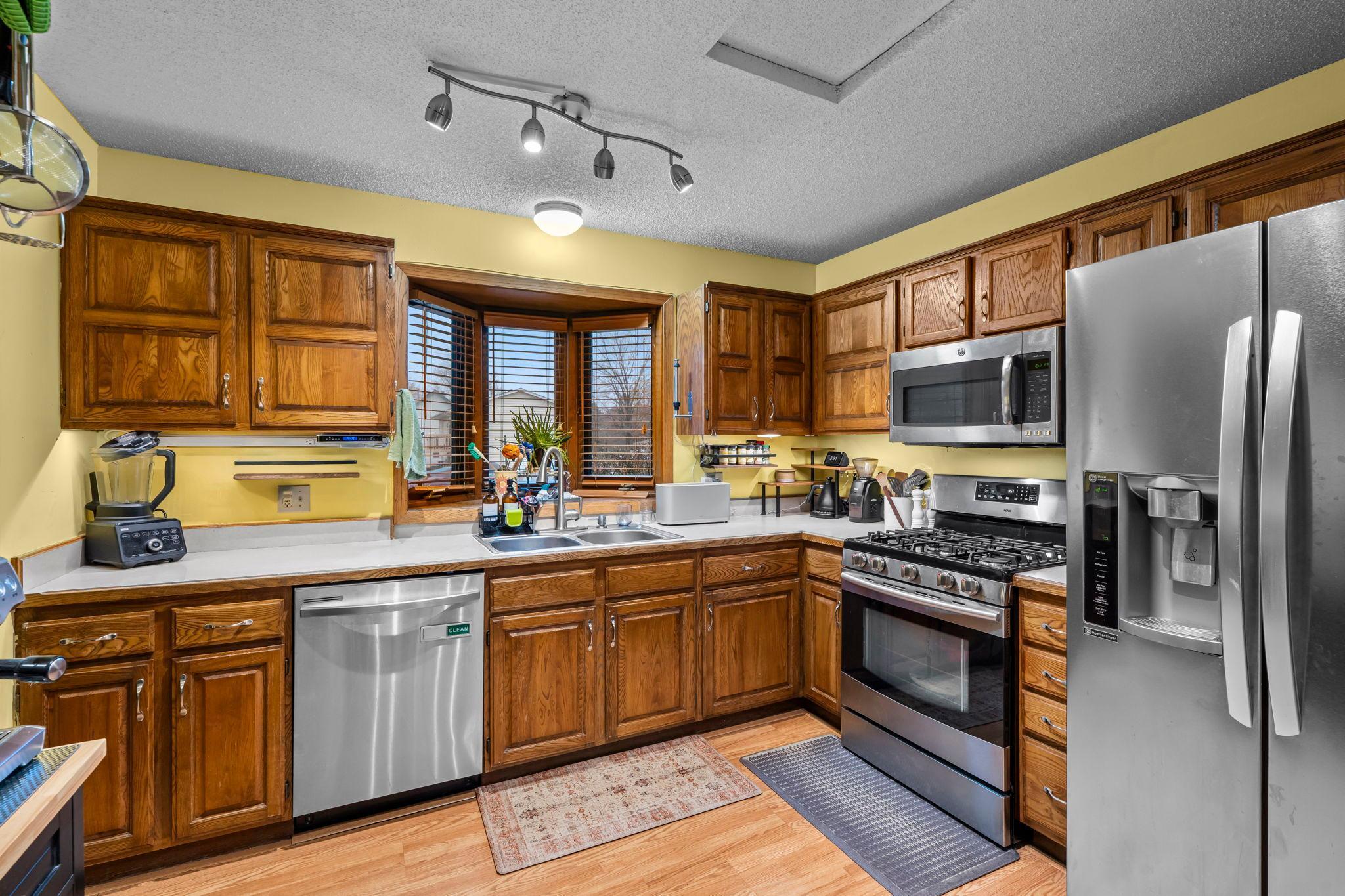 5249 Vera Cruz Avenue N