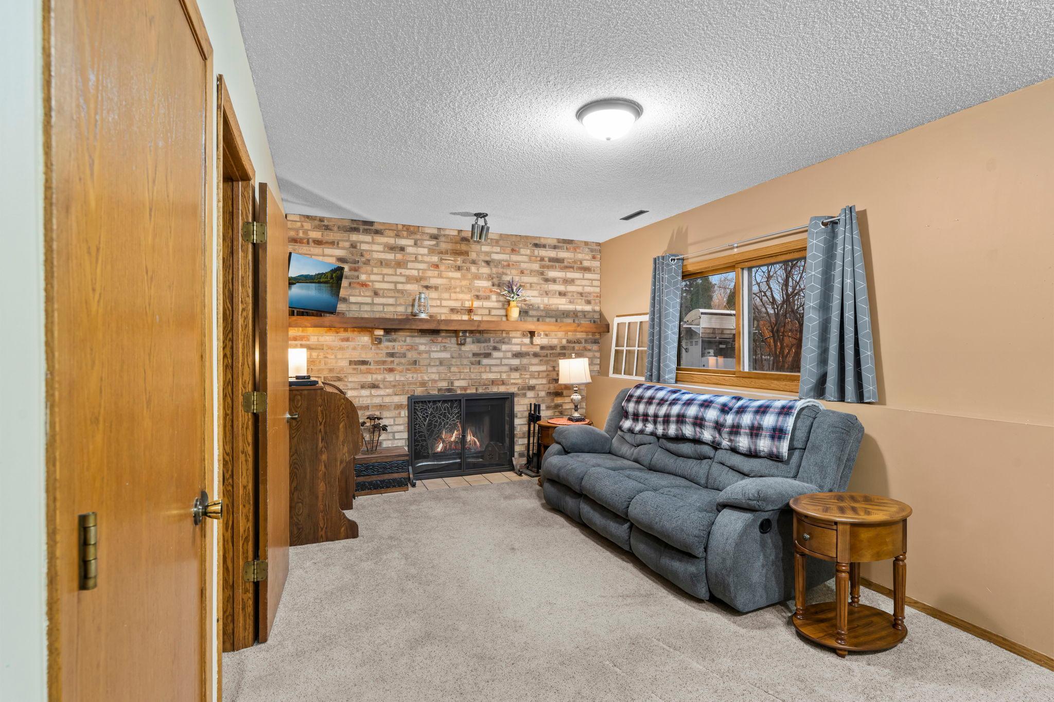 5249 Vera Cruz Avenue N